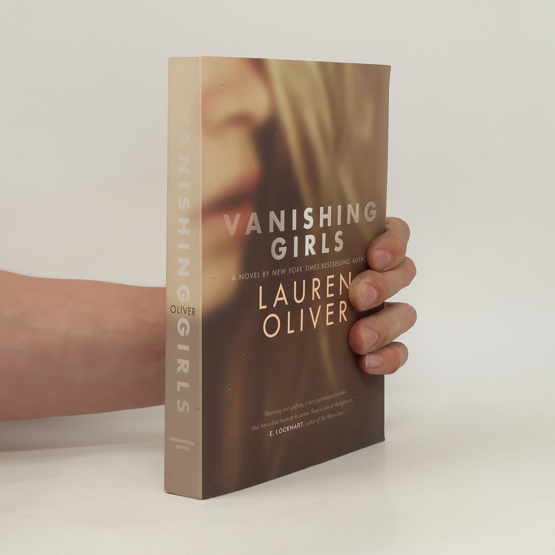 Lauren Oliverová Vanishing Girls