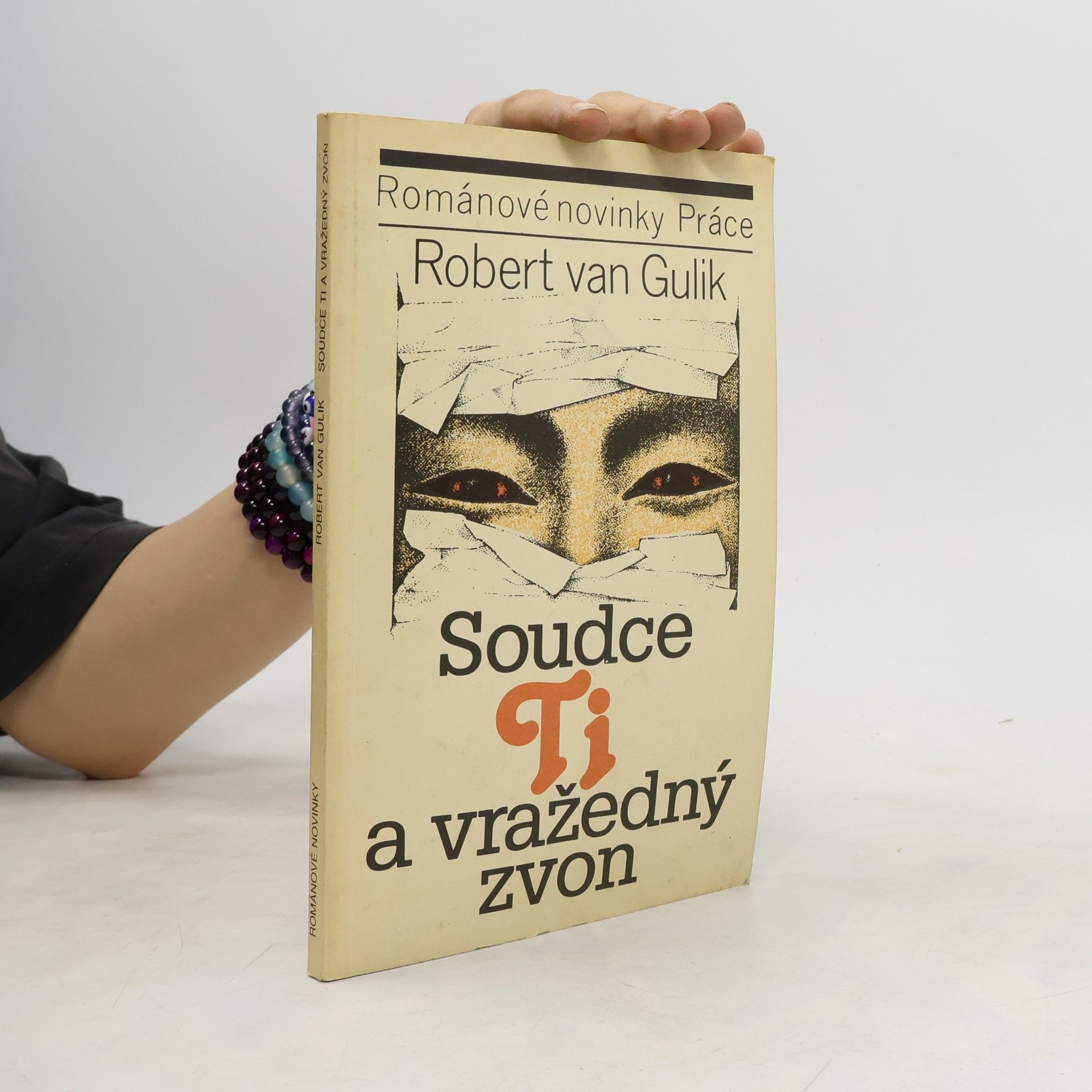 Robert van Gulik Soudce Ti a vražedný zvon