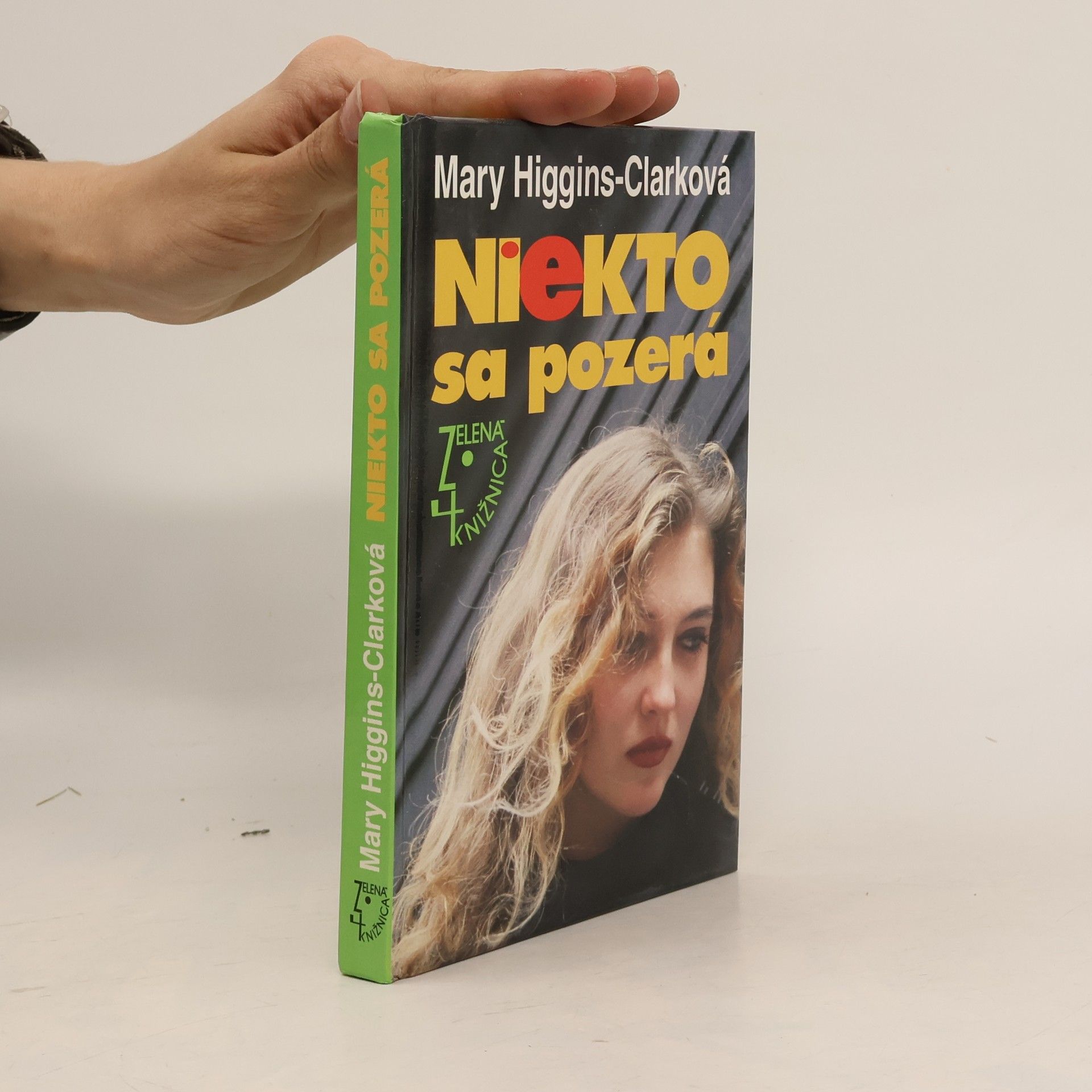Mary Higgins Clark Niekto sa pozerá
