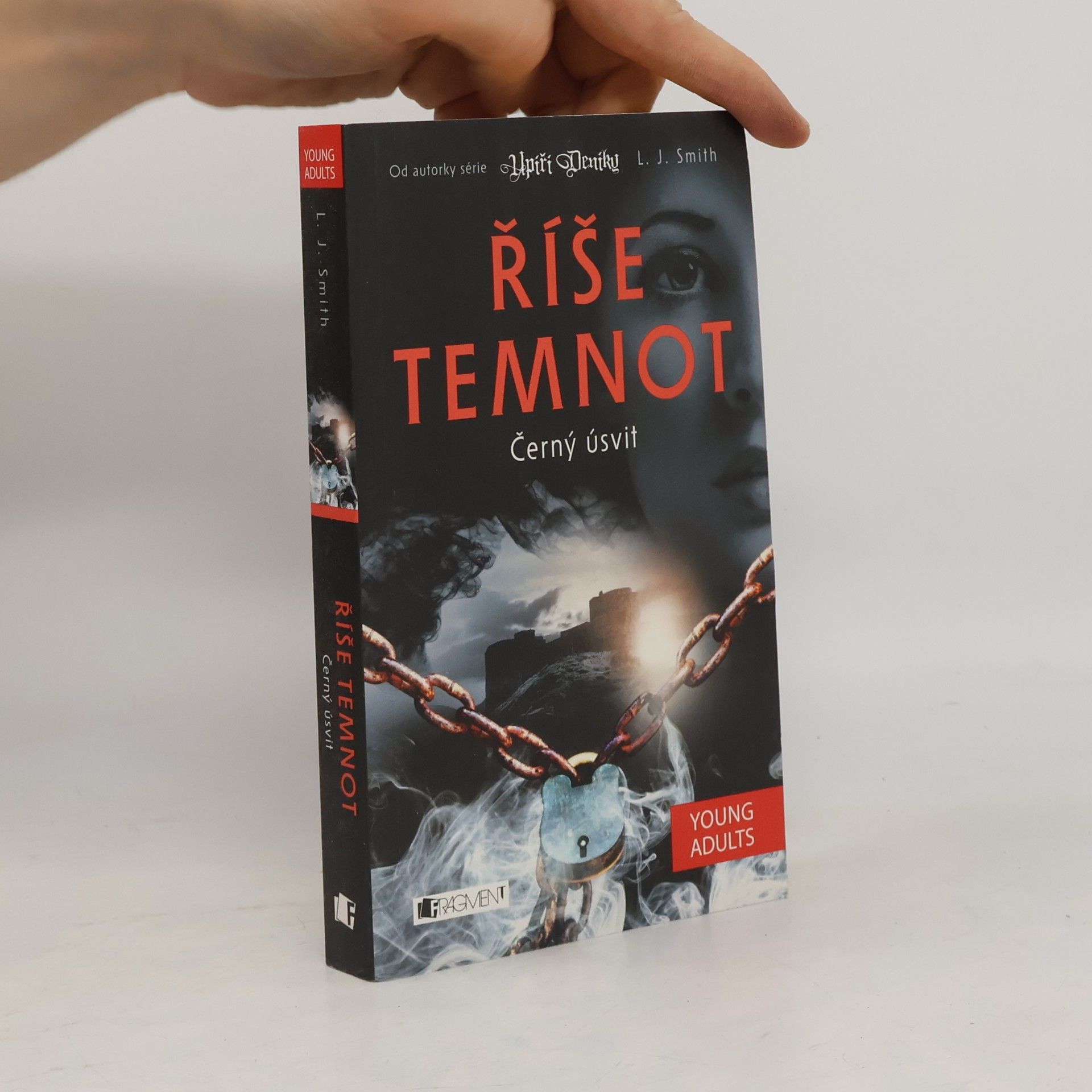 L. J. Smith Říše temnot. Černý úsvit