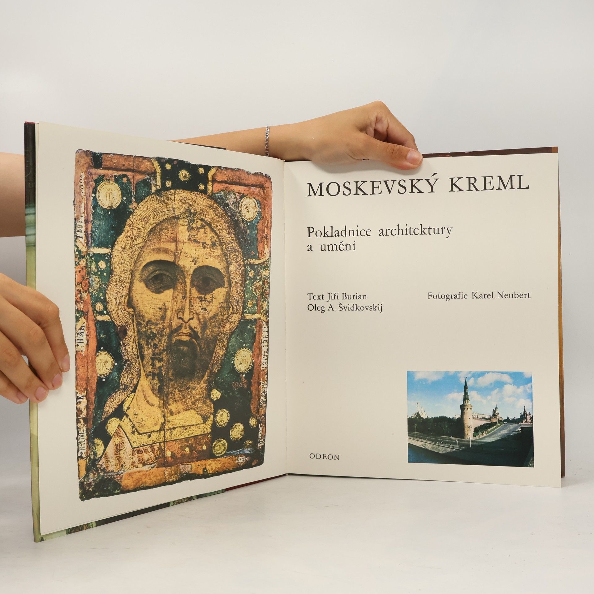 Jiří Burian Moskevský Kreml. Pokladnice architektury a umění