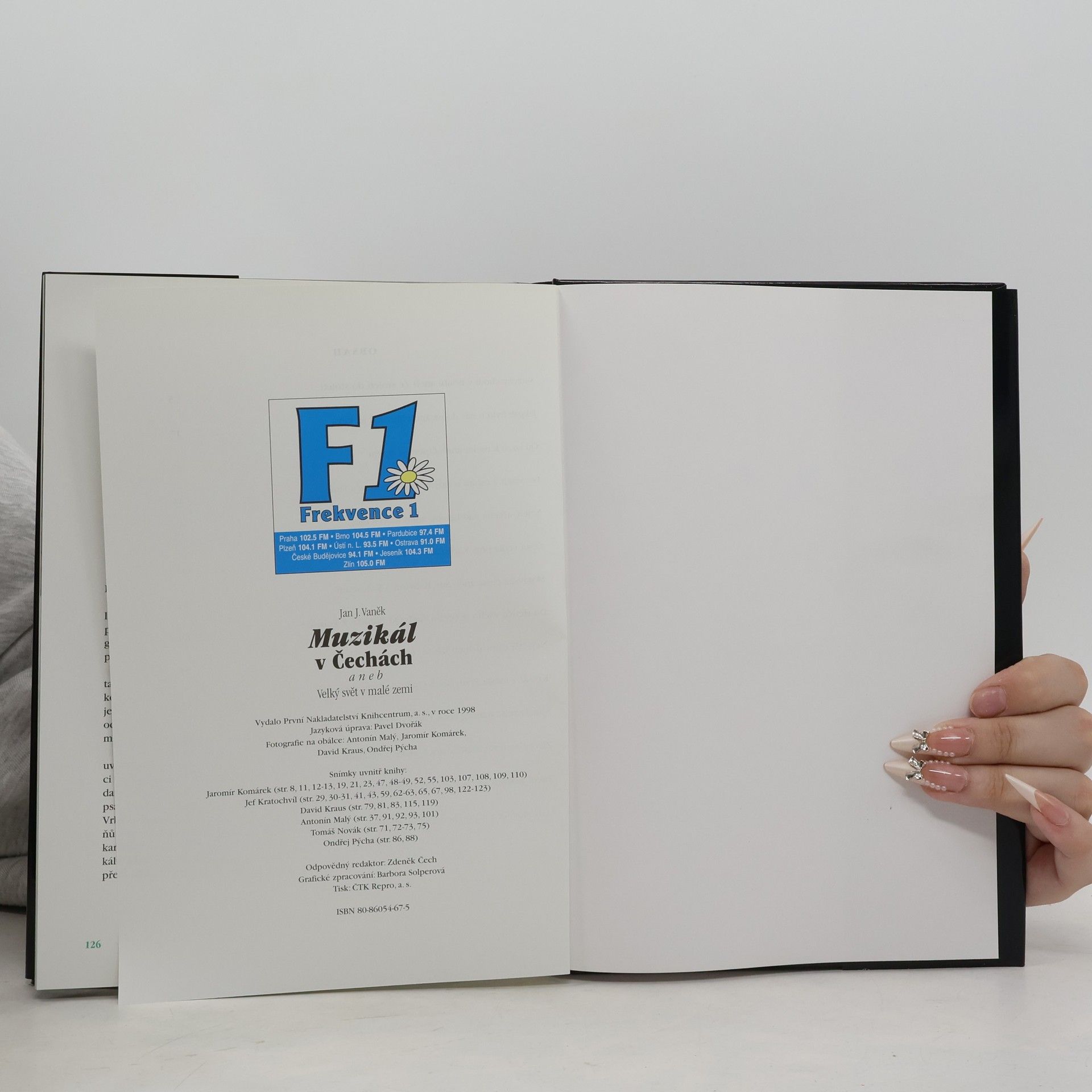 Jan J. Vaněk Muzikál v Čechách aneb Velký svět v malé zemi