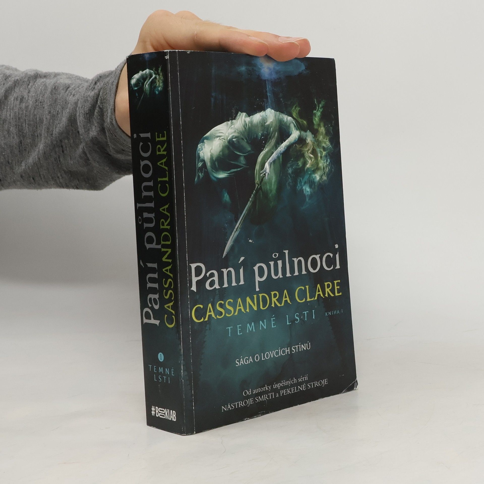 Cassandra Clare Temné lsti. Kniha první, Paní půlnoci