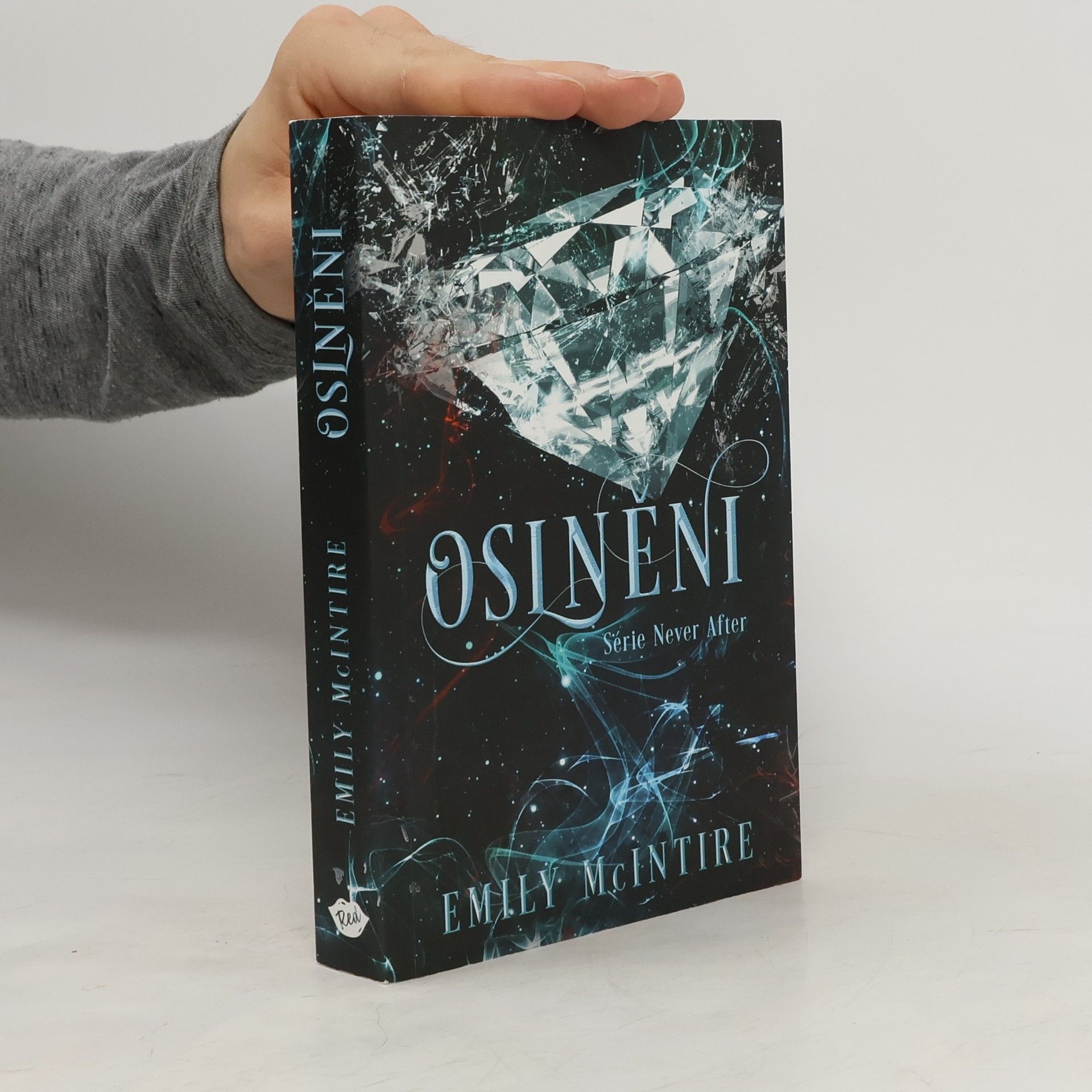 Emily McIntire Oslněni
