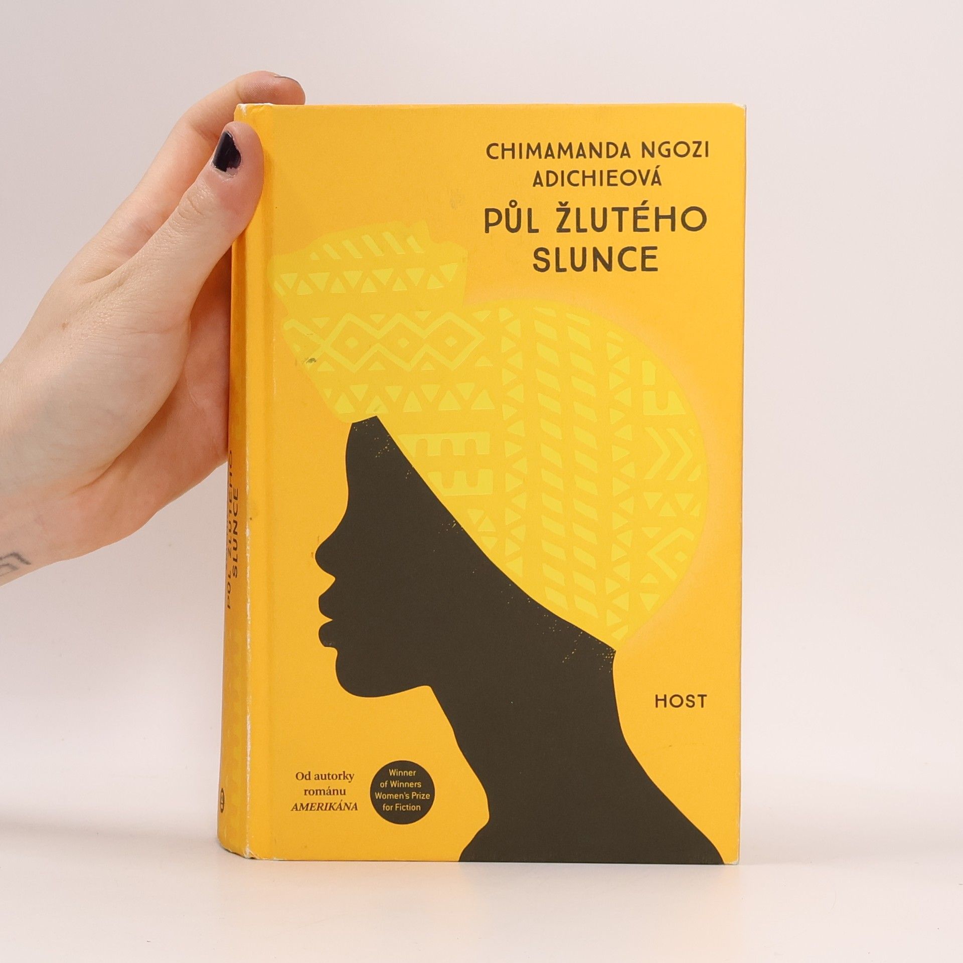 Chimamanda Ngozi Adichieová Půl žlutého slunce