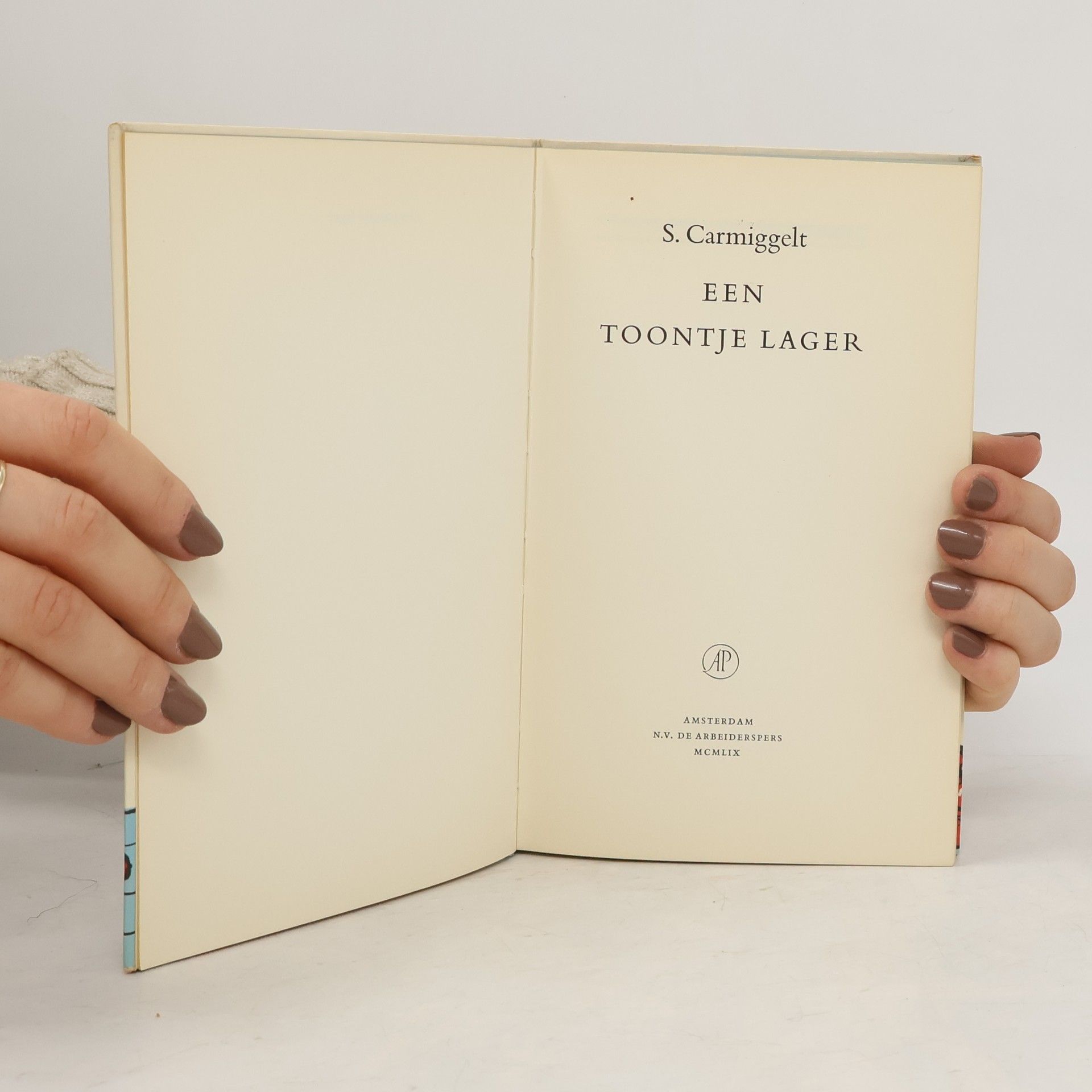 S. Carmiggelt Een toontje lager