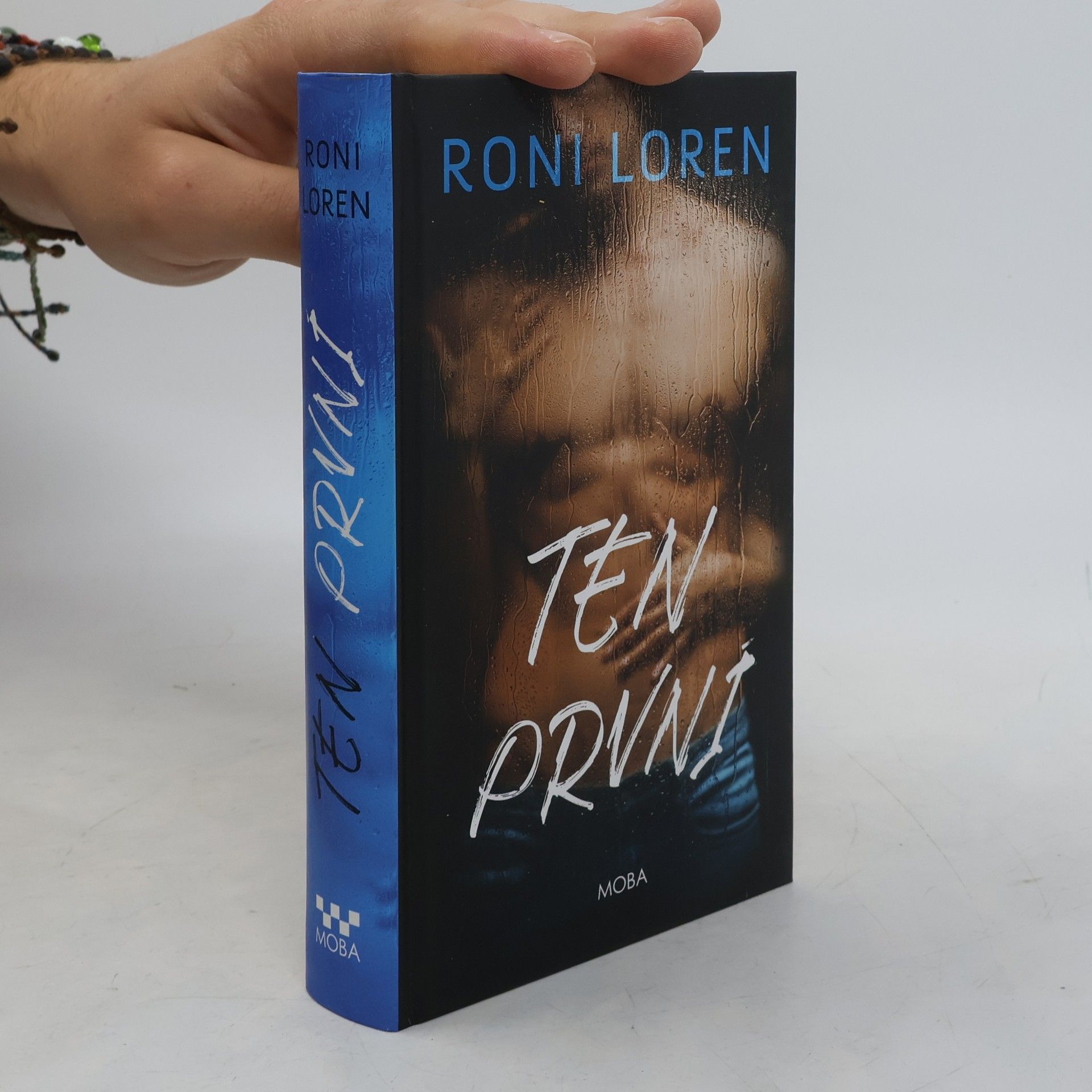 Roni Loren Ten první