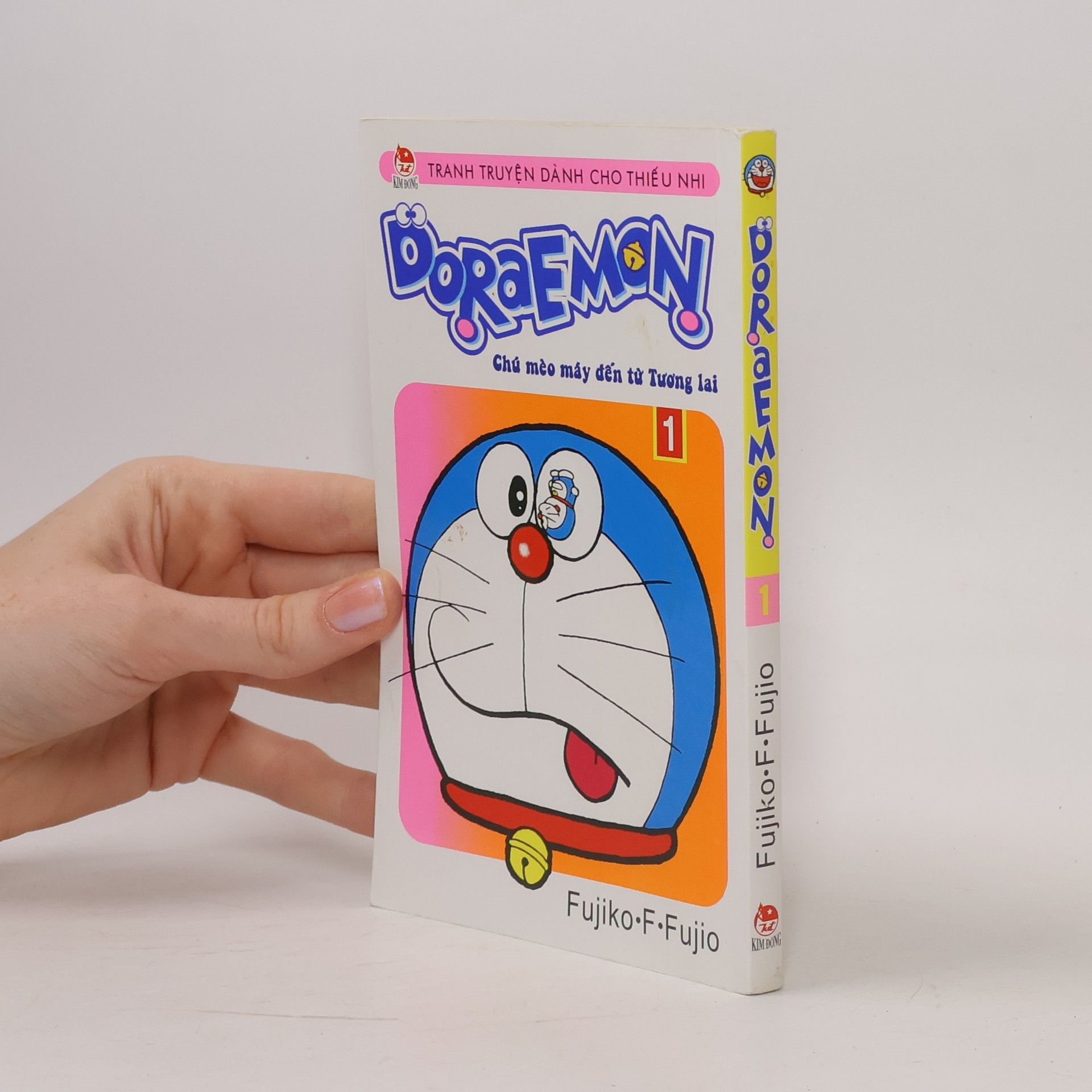 Fujiko F. Fujio Doraemon 1. Chú mèo máy đến từ tương lai
