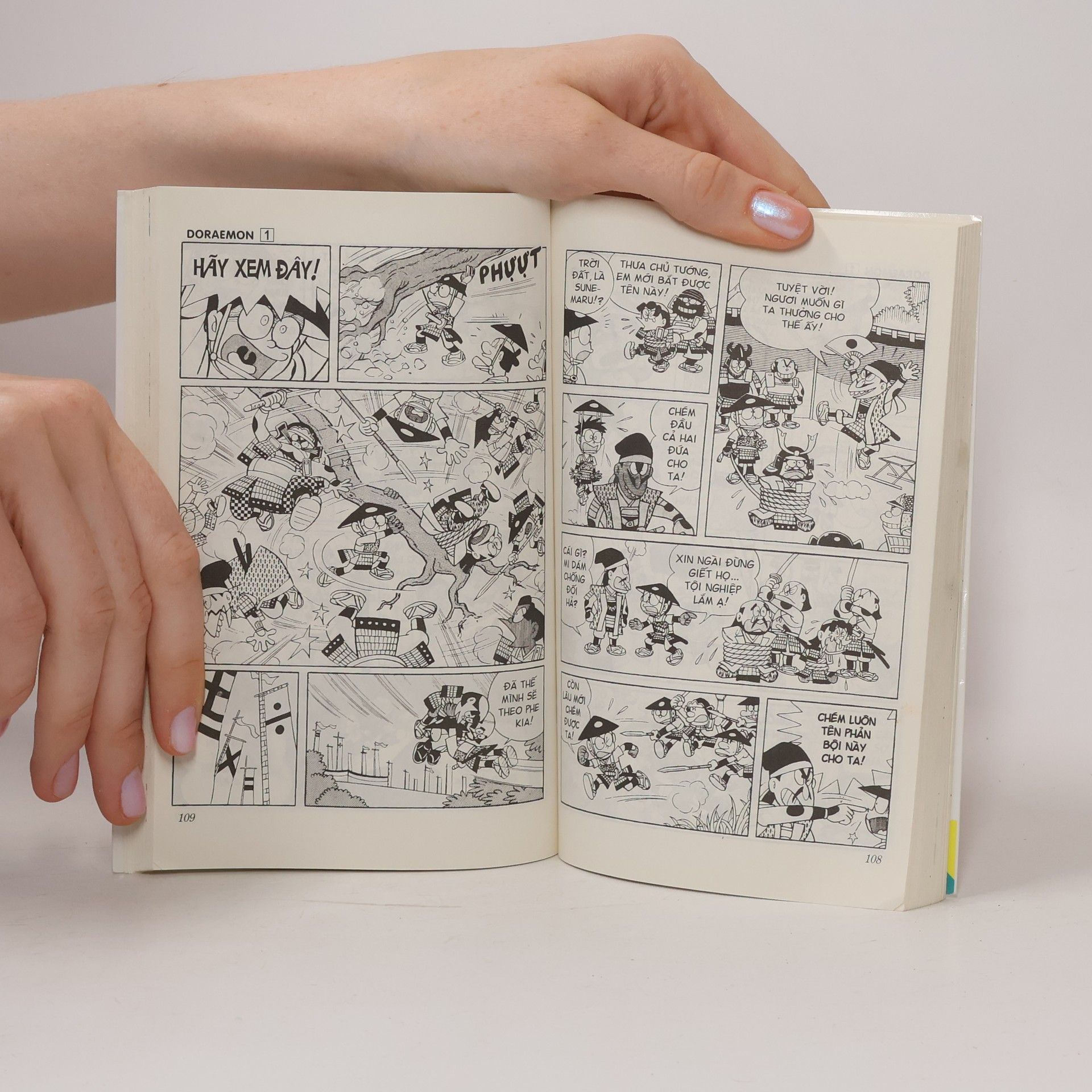 Fujiko F. Fujio Doraemon 1. Chú mèo máy đến từ tương lai