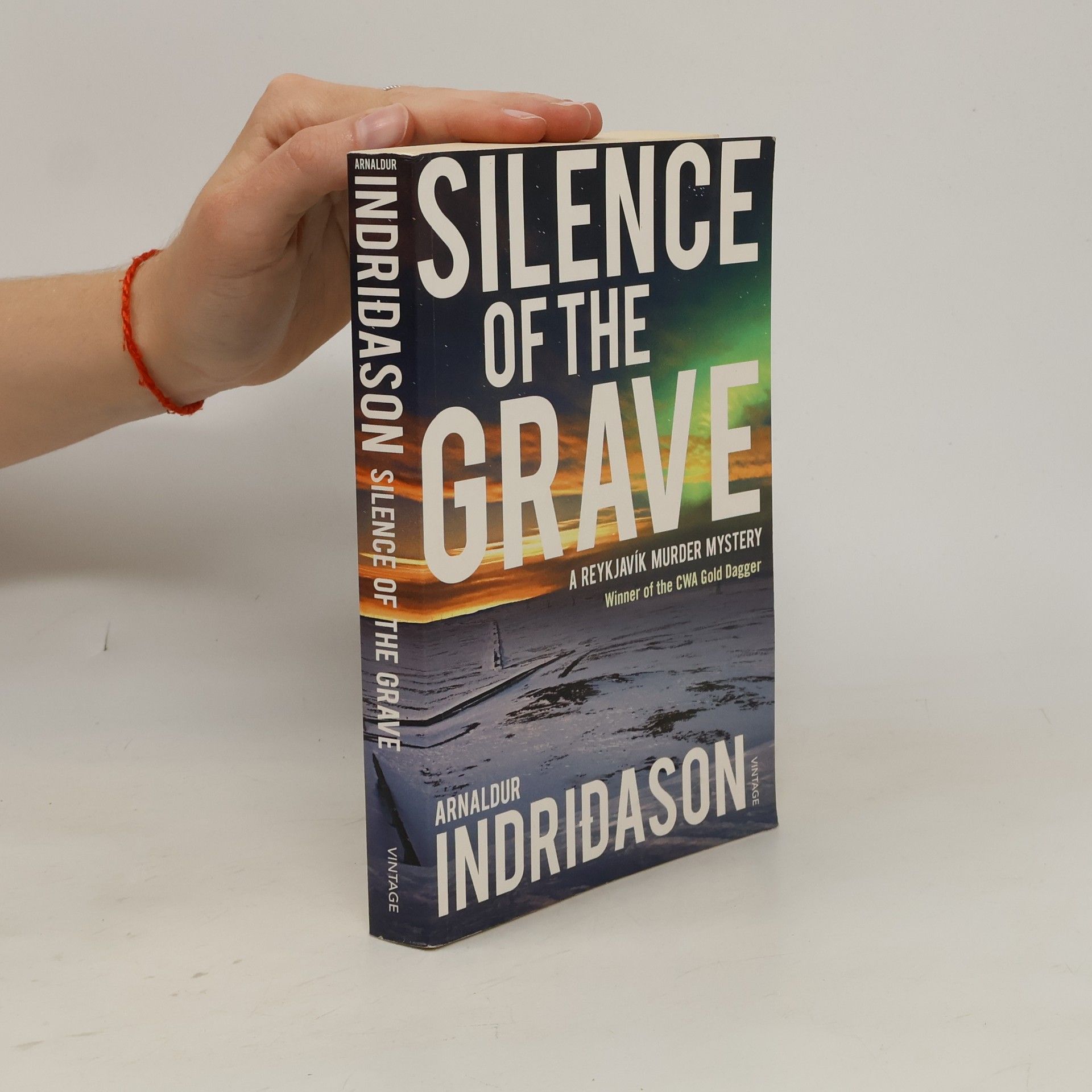 Arnaldur Indriðason Silence of the grave