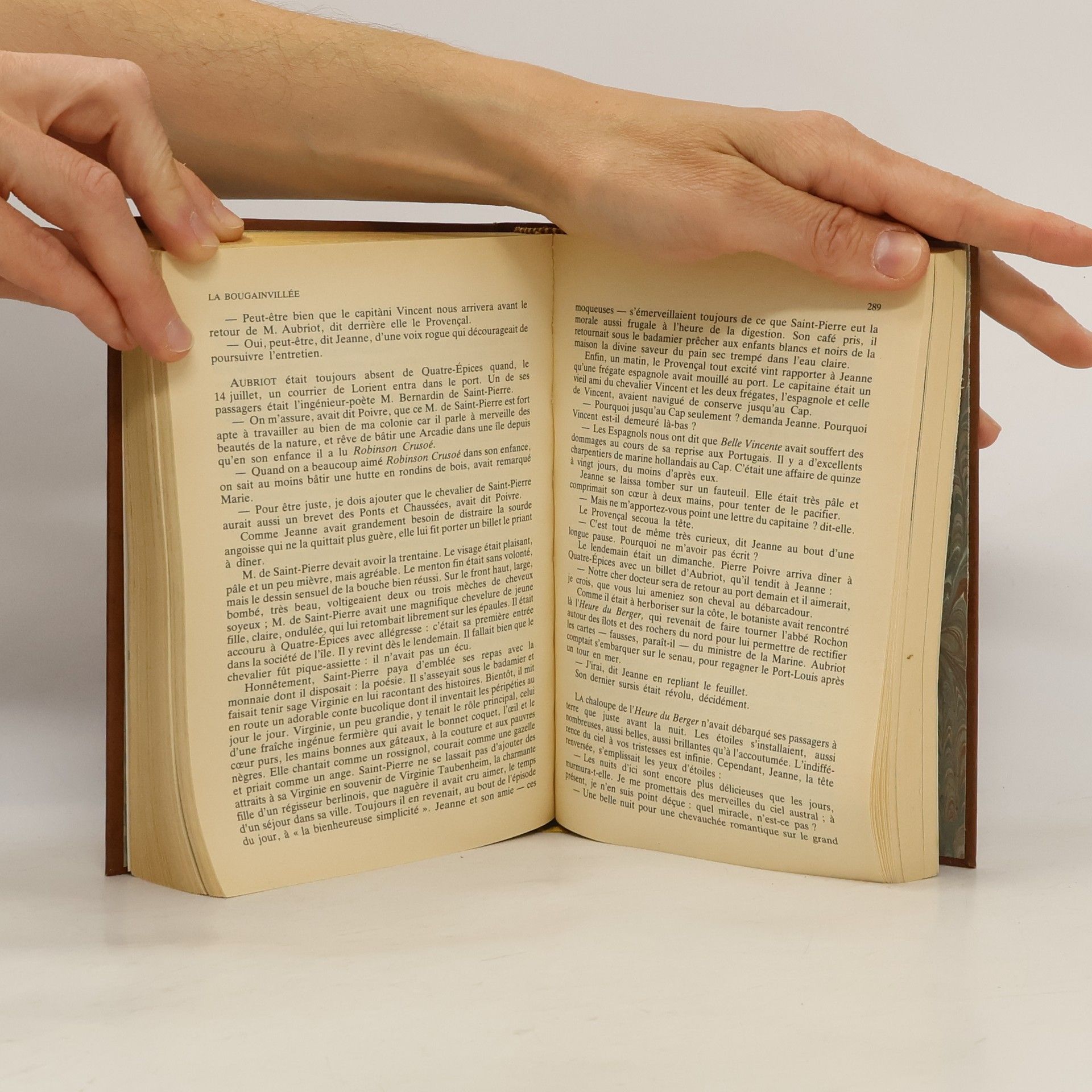 Fanny Deschamps Sélection du Livre: La Bougainvillée I: Le jardin du roi. La Bougainvillée II: Quatre-épices. Le raid Pékin-Paris. Pour amuser les coccinelles