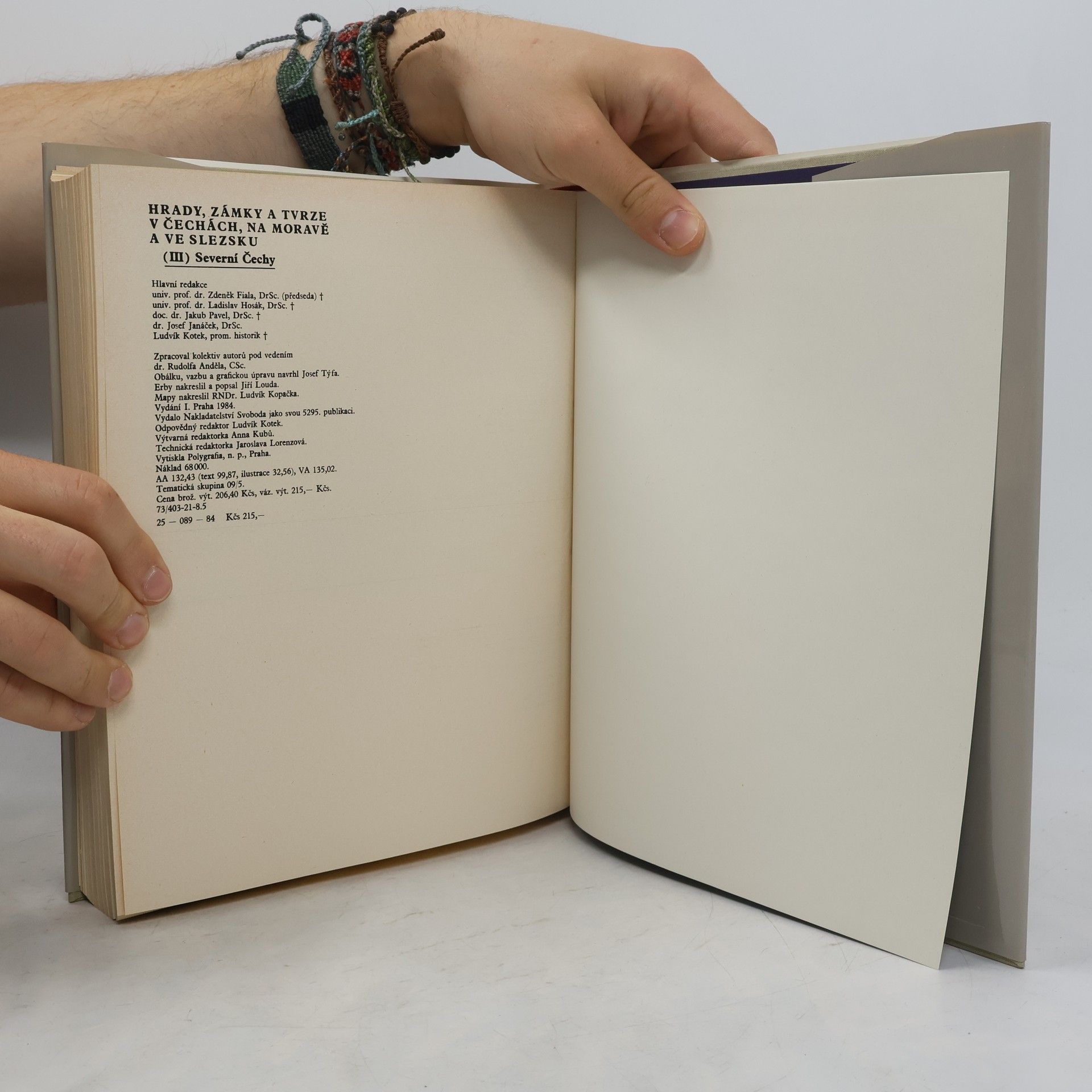 Autores varios Hrady, zámky a tvrze v Čechách, na Moravě a ve Slezsku III. Severní Čechy