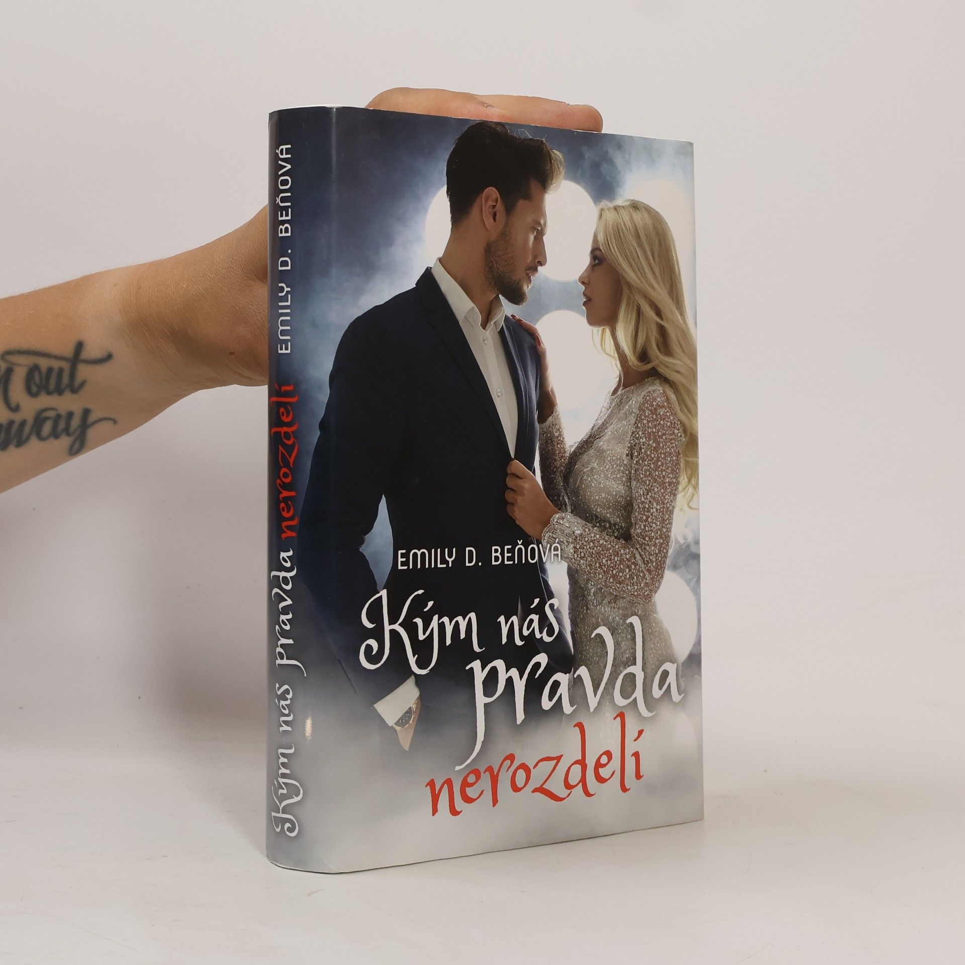 Emília Dalekorejová Beňová Kým nás pravda nerozdelí