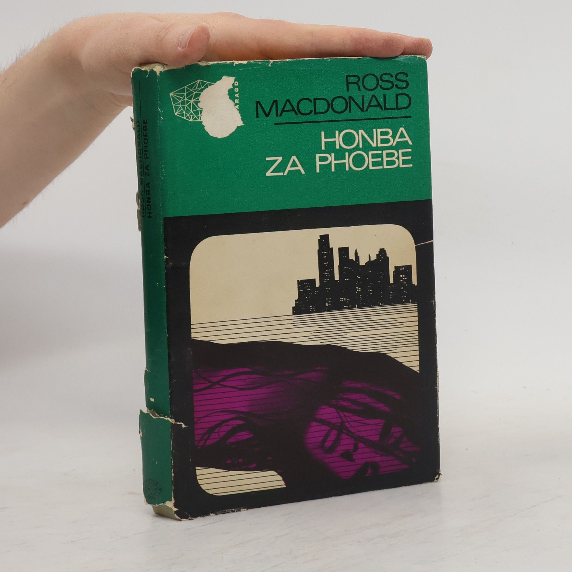 Ross Macdonald Honba za Phoebe