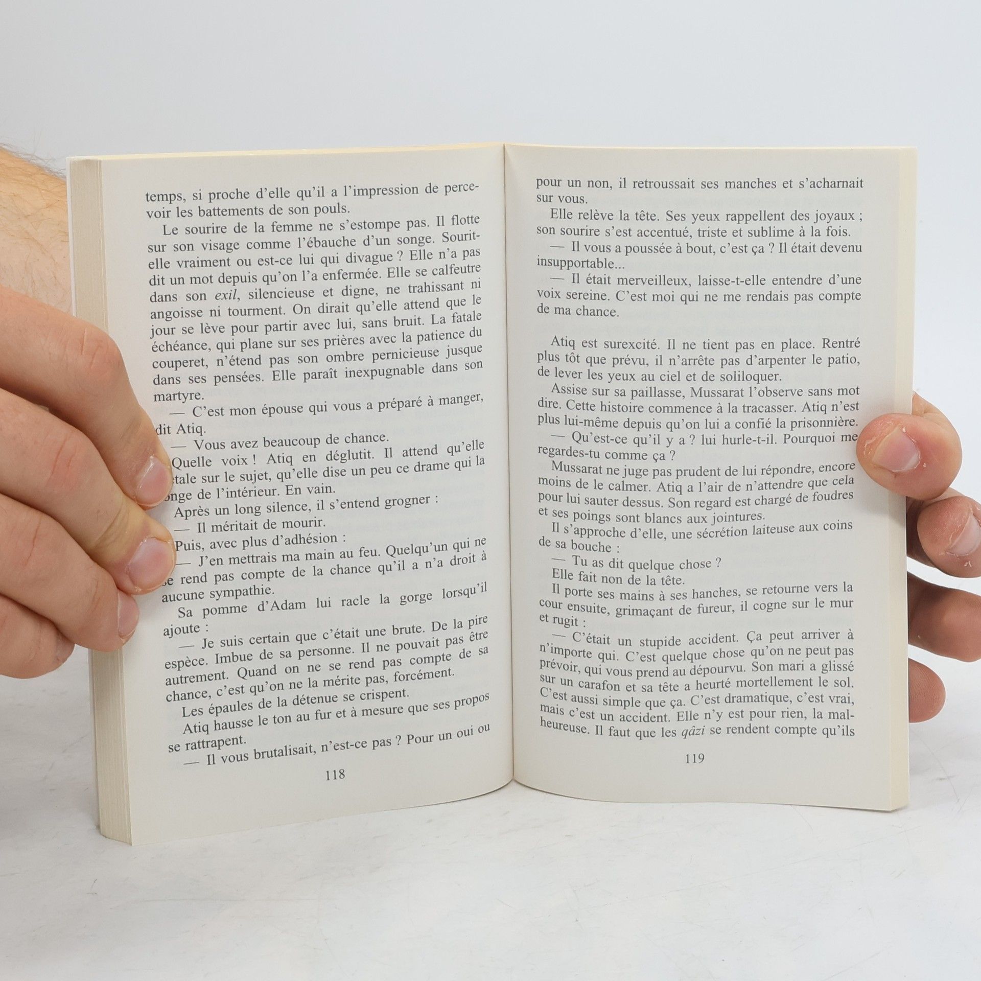 Yasmina Khadra Les Hirondelles de Kaboul. Die Schwalben von Kabul, französische Ausgabe