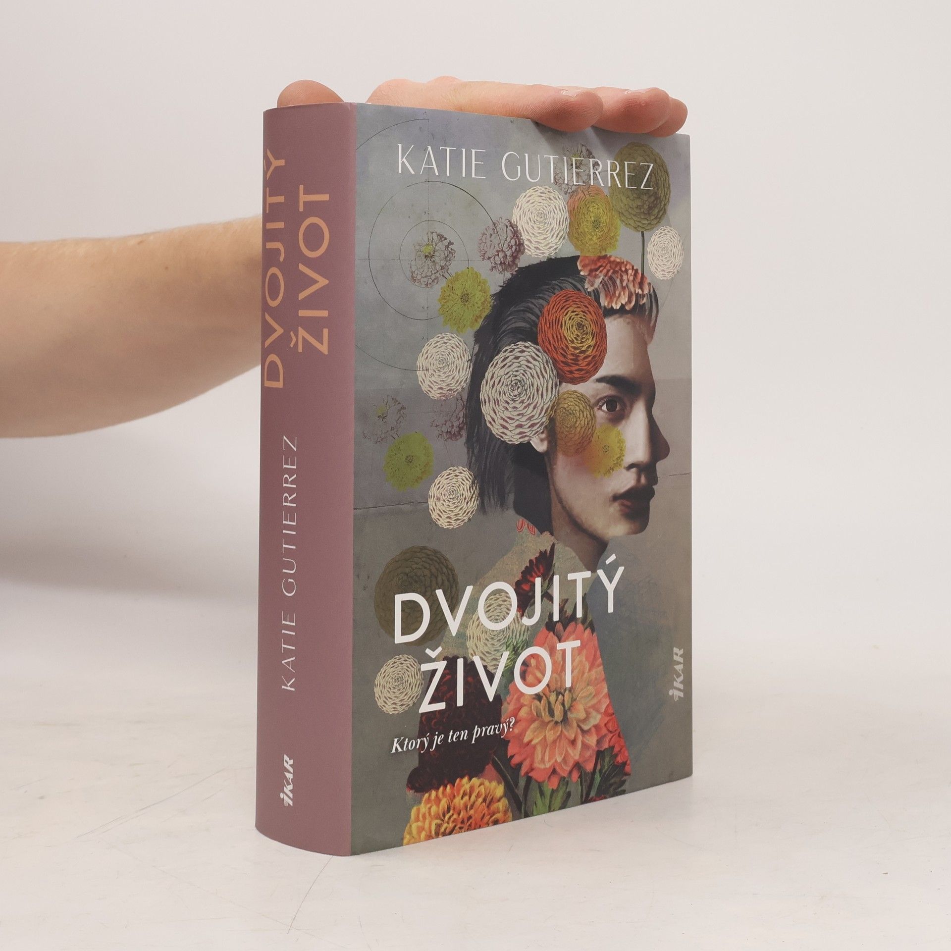 Katie Gutierrez Dvojitý život