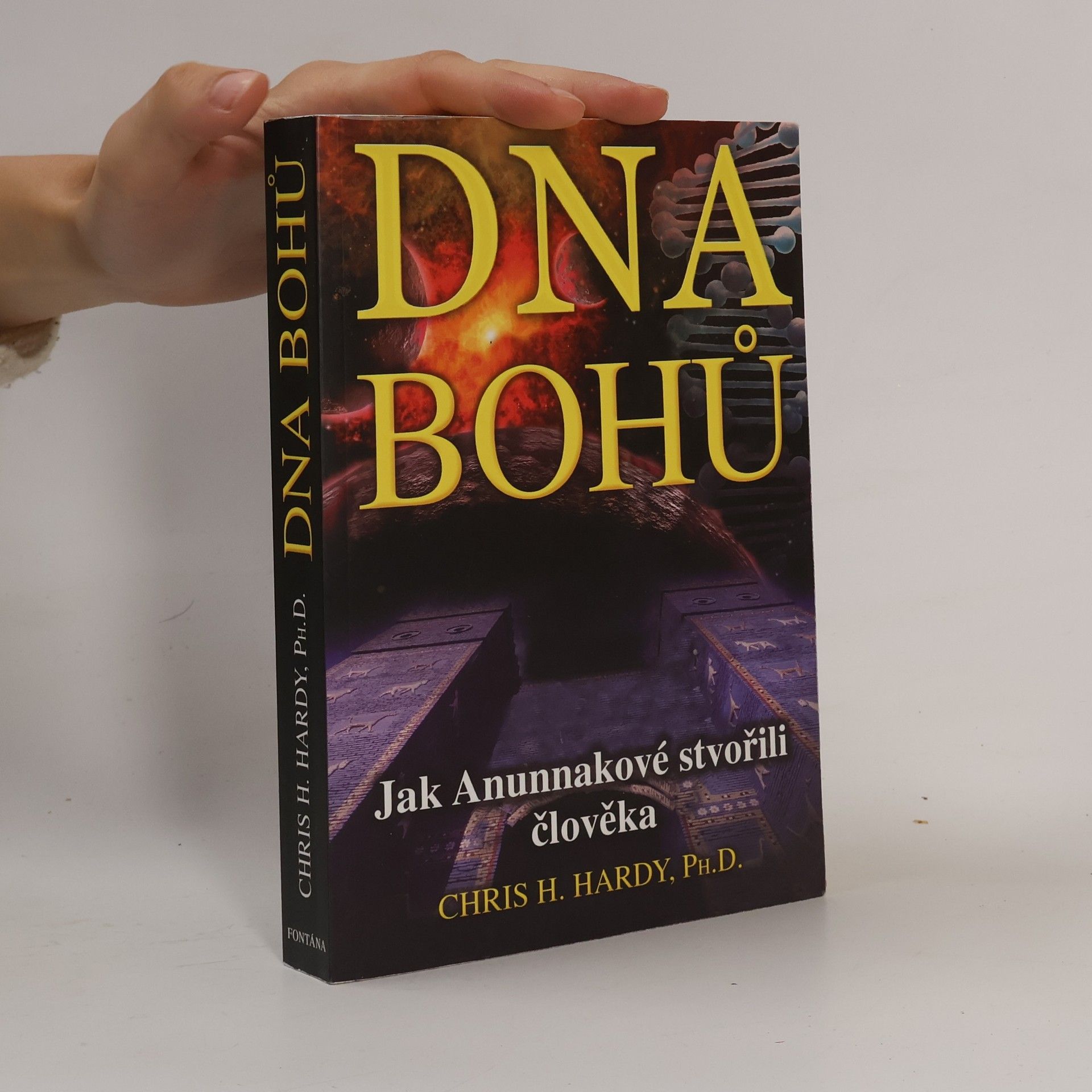 Christine Hardy Dna bohů