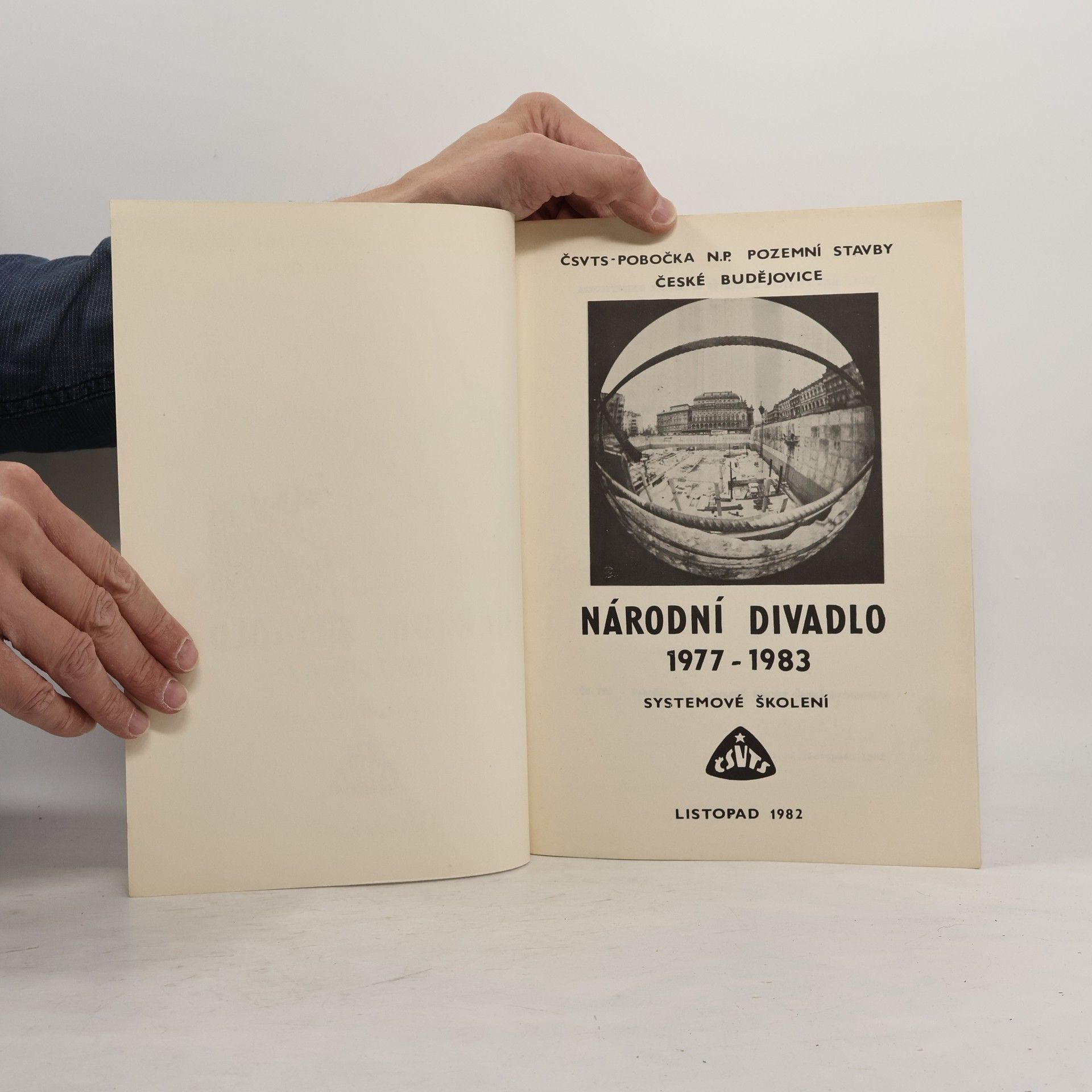 Autores varios Národní divadlo 1977 - 1983. Systemové školení o způsobu realizace stavby.