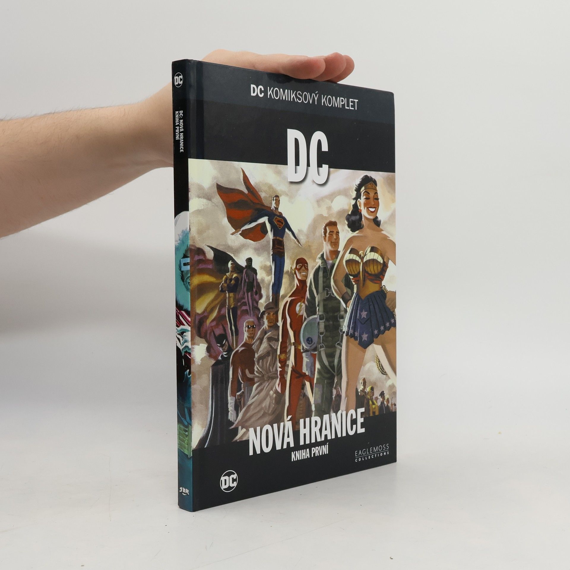 Kolektiv autorů DC. Nová hranice. Kniha první