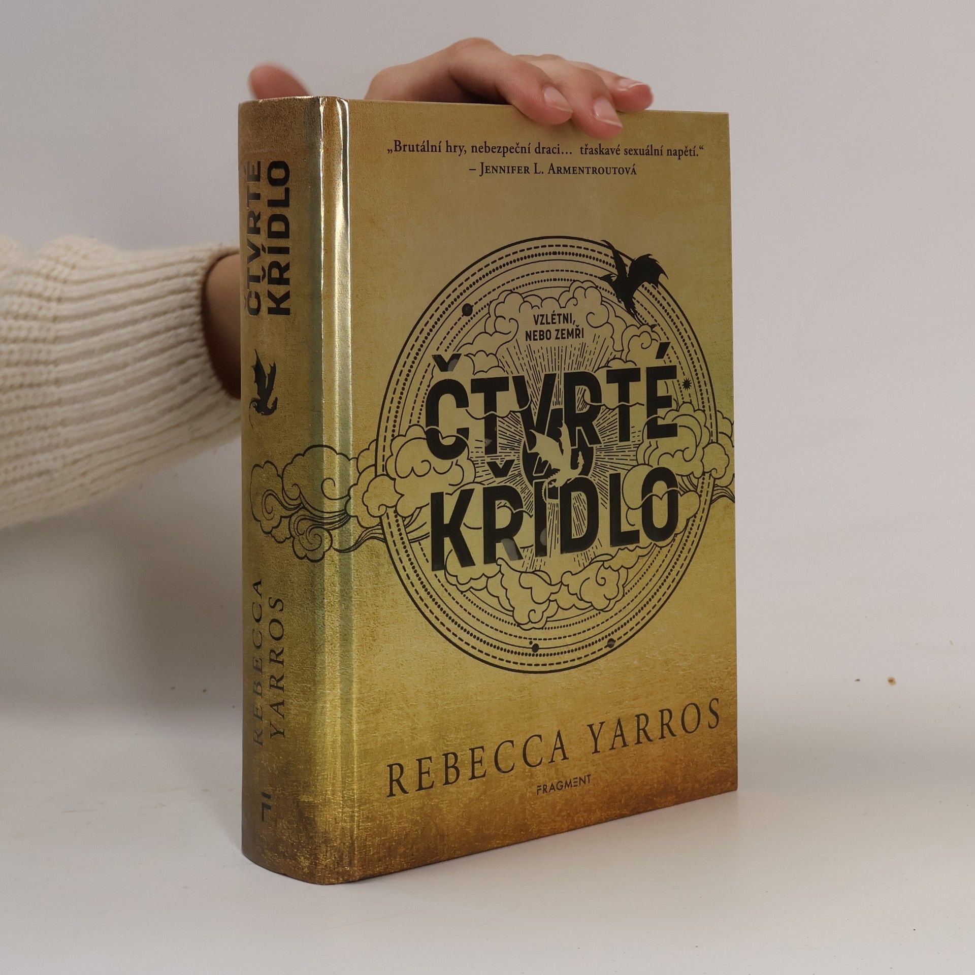 Rebecca Yarros Čtvrté křídlo