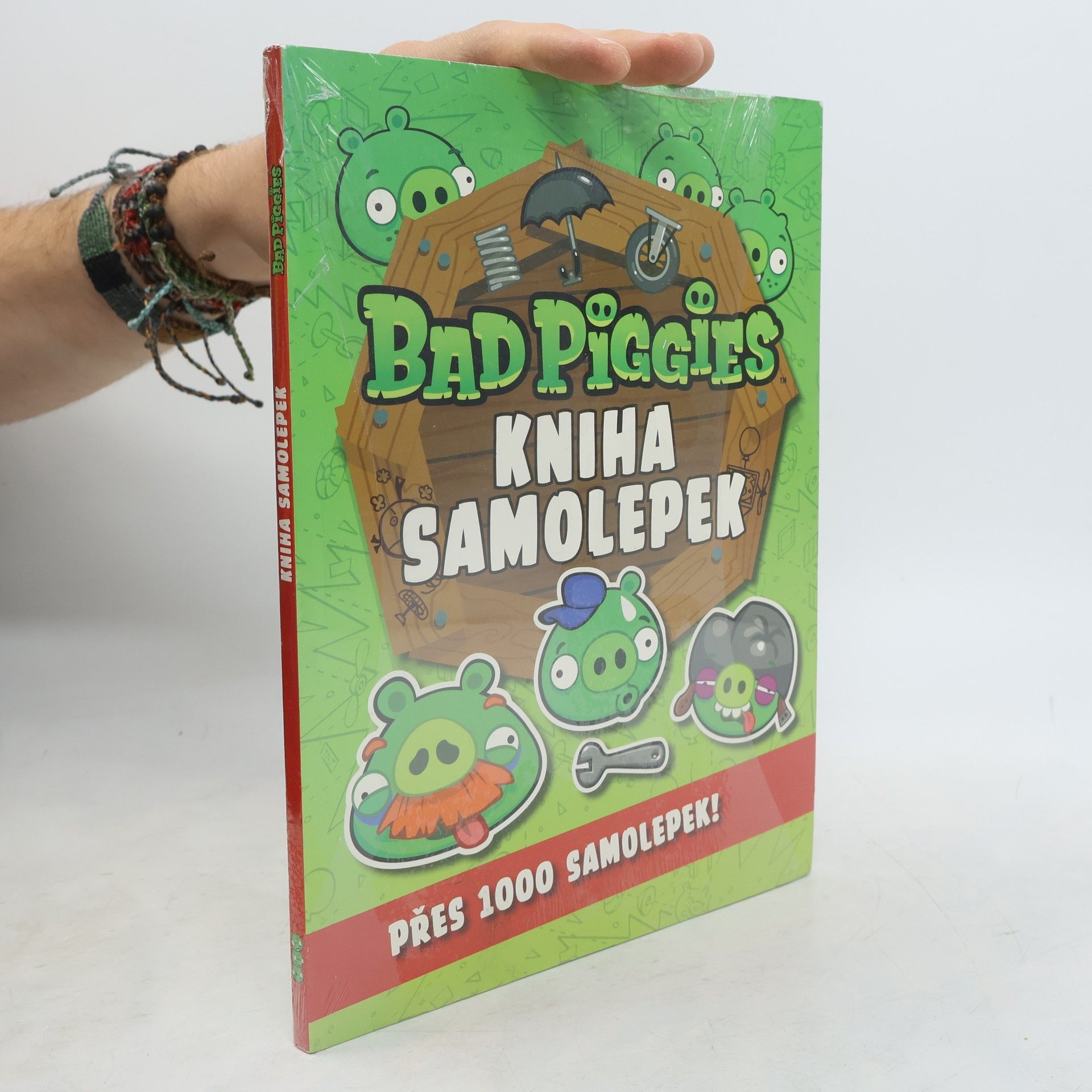 Kolektiv autorů Bad Piggies - kniha samolepek