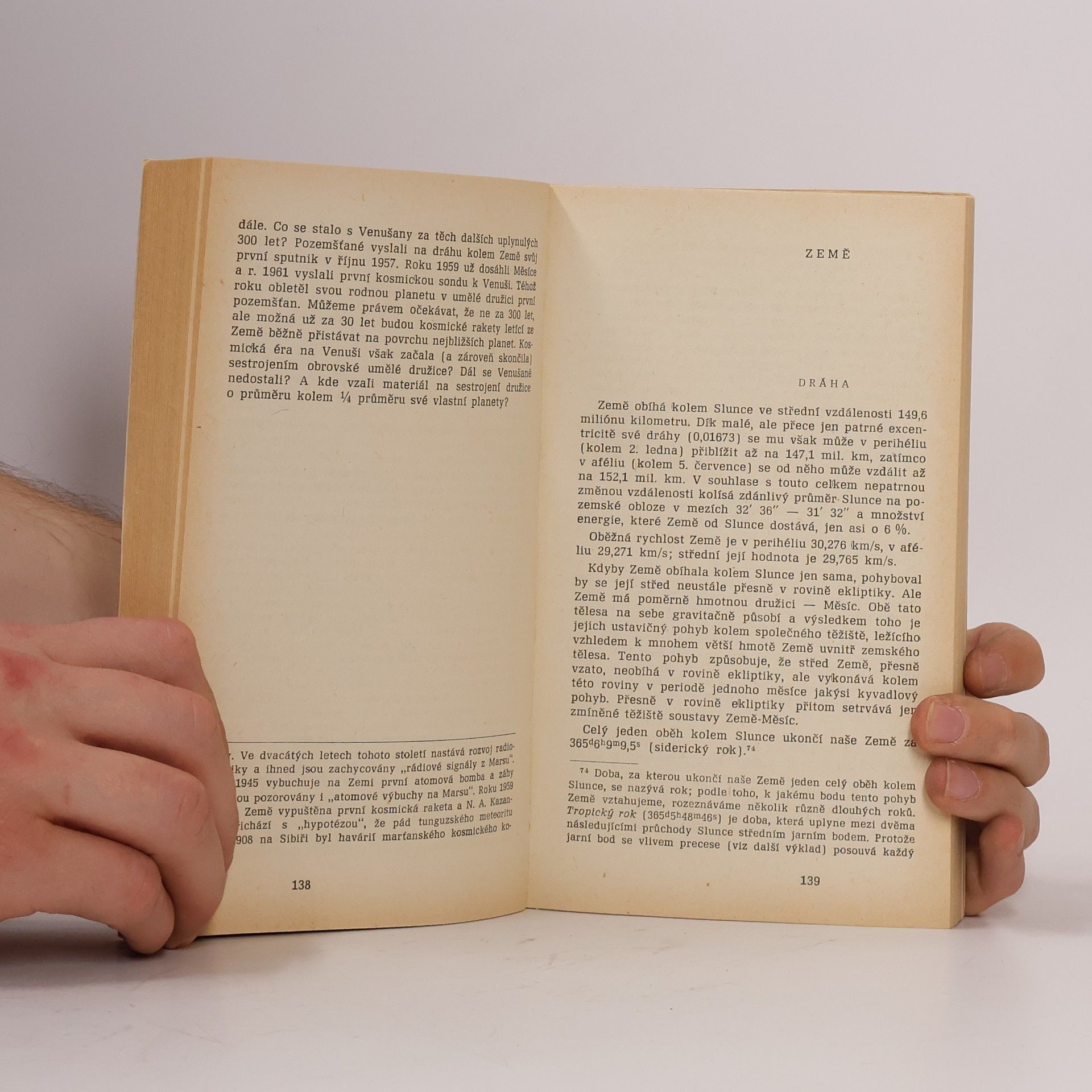 Josef Sadil Planety. Malá moderní encyklopedie