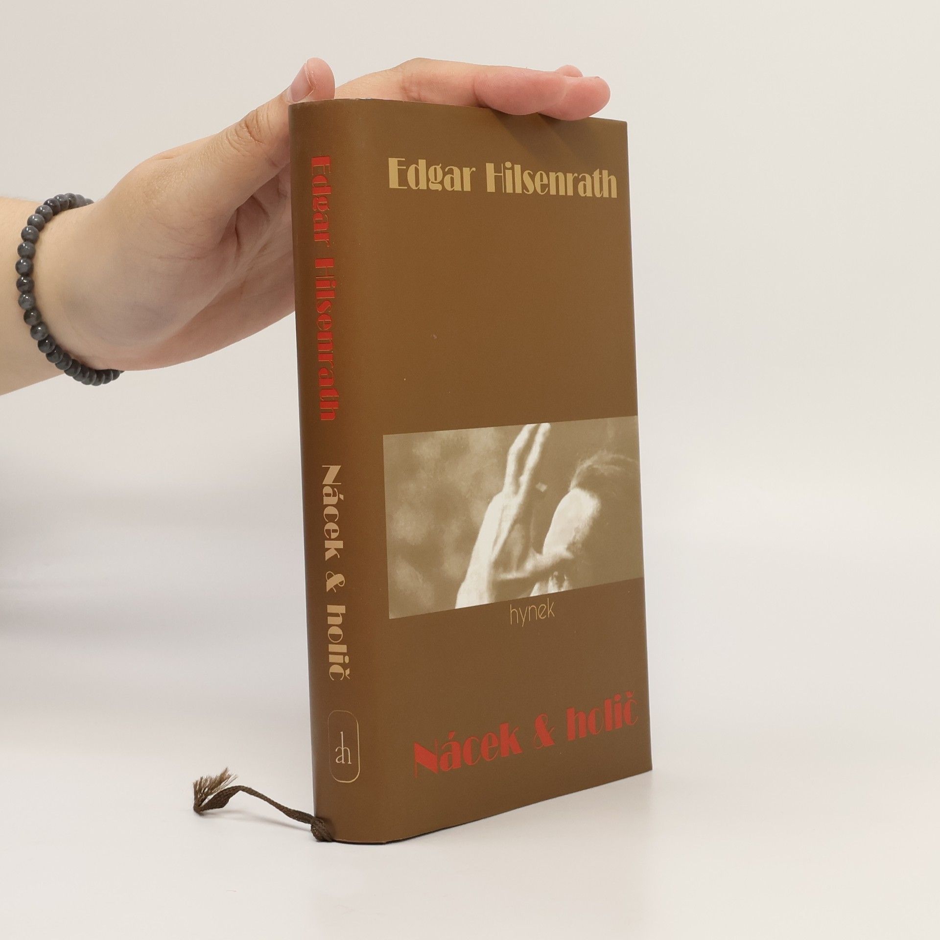 Edgar Hilsenrath Nácek & holič : román