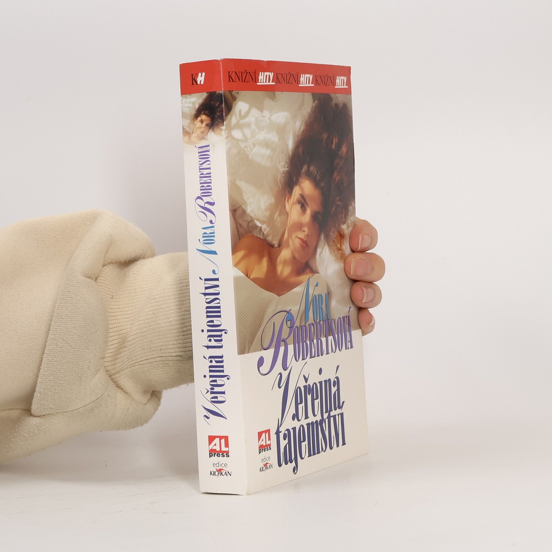 Nora Roberts Veřejná tajemství