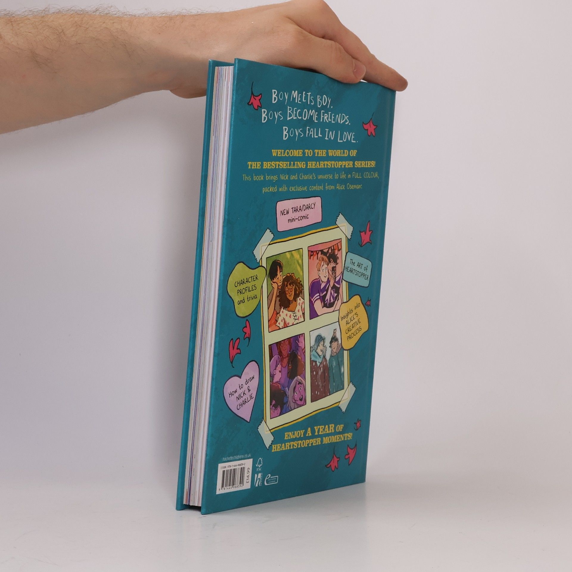 Alice Oseman The Heartstopper yearbook
