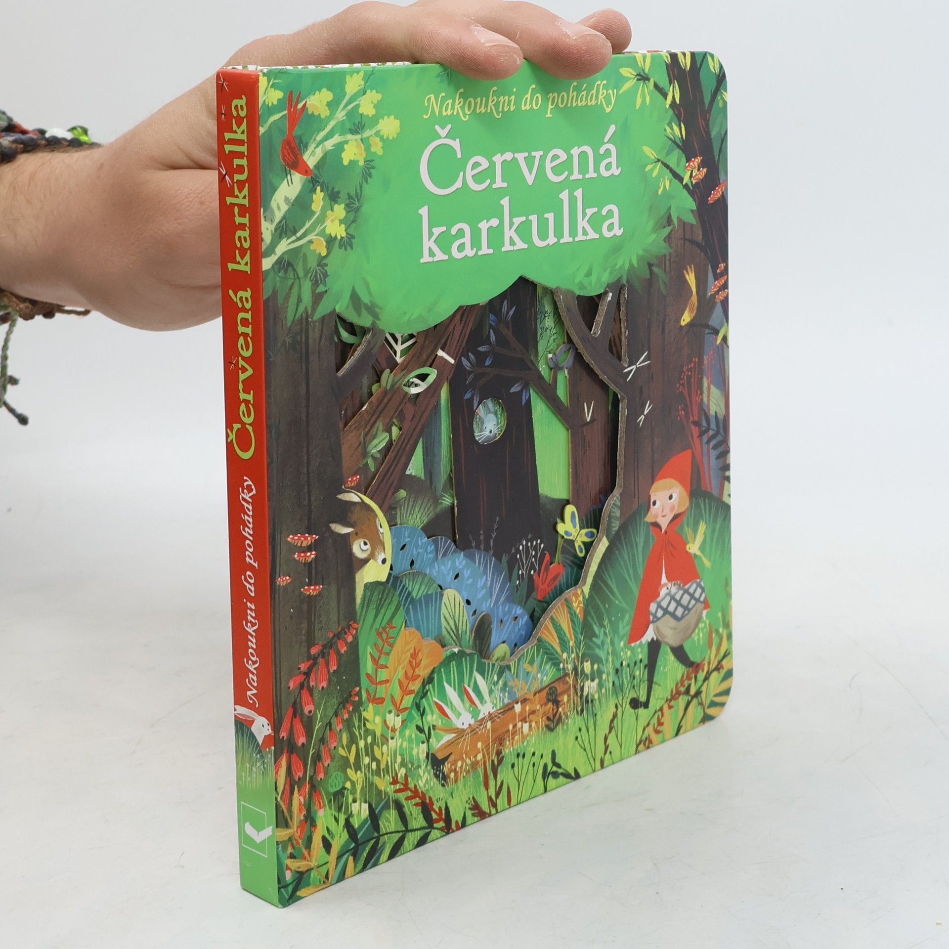 Anna Milbourne Červená karkulka: Nakoukni do pohádky