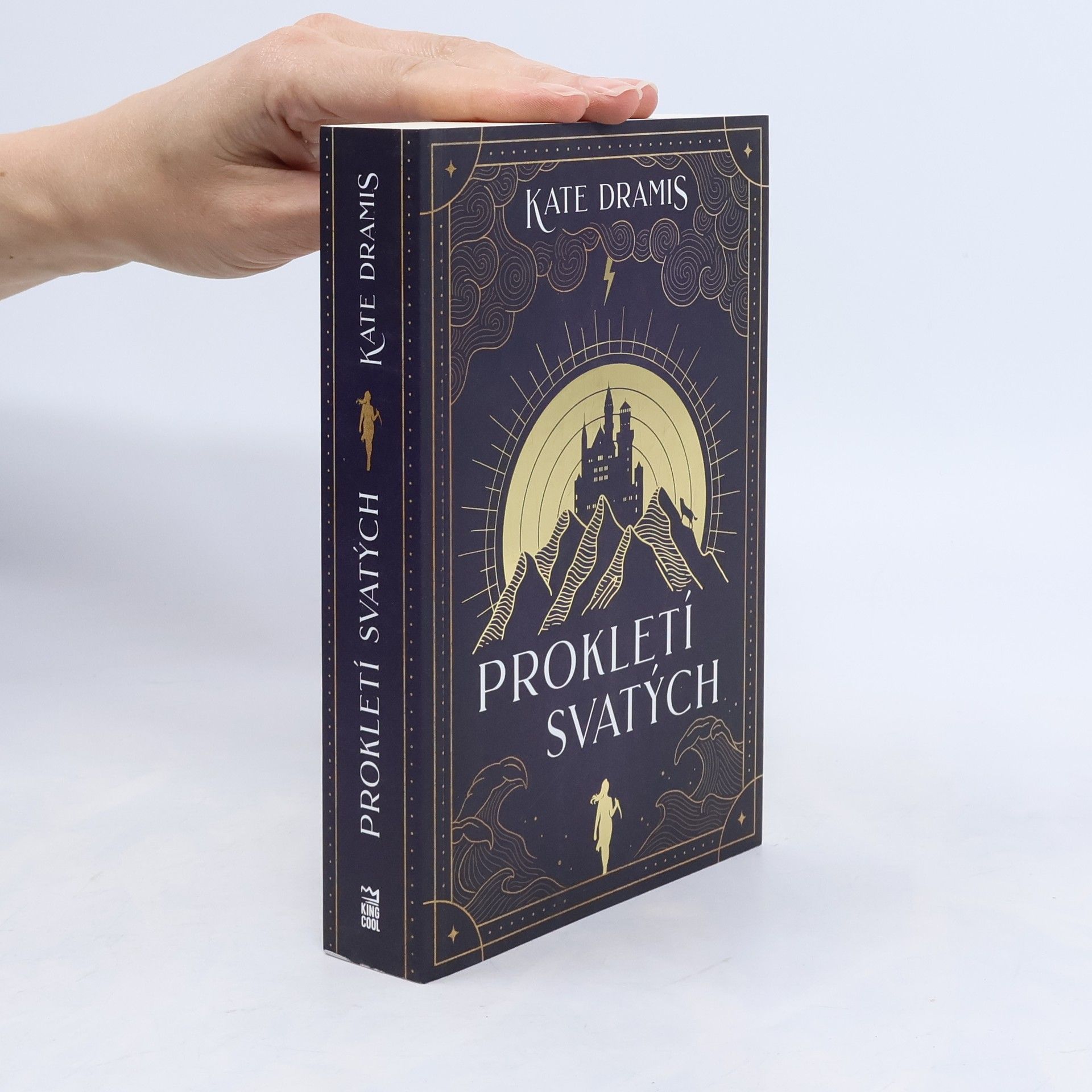Kate Dramis Prokletí svatých