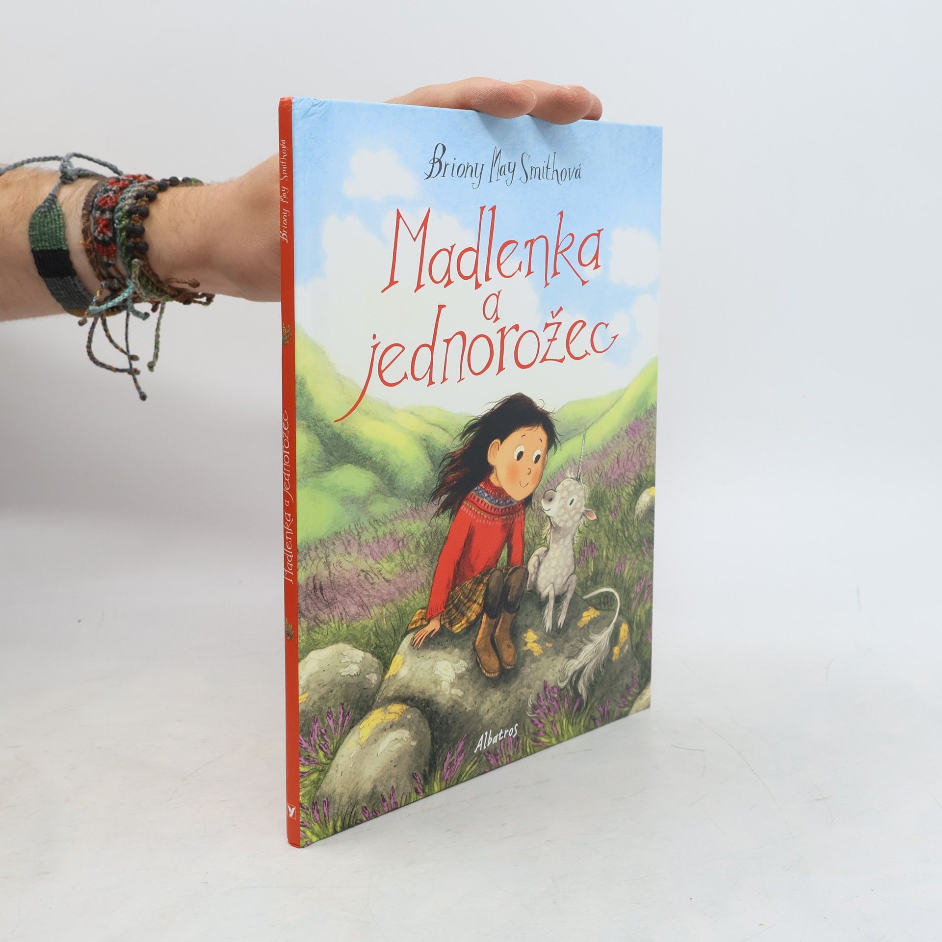 Briony May Smith Madlenka a jednorožec