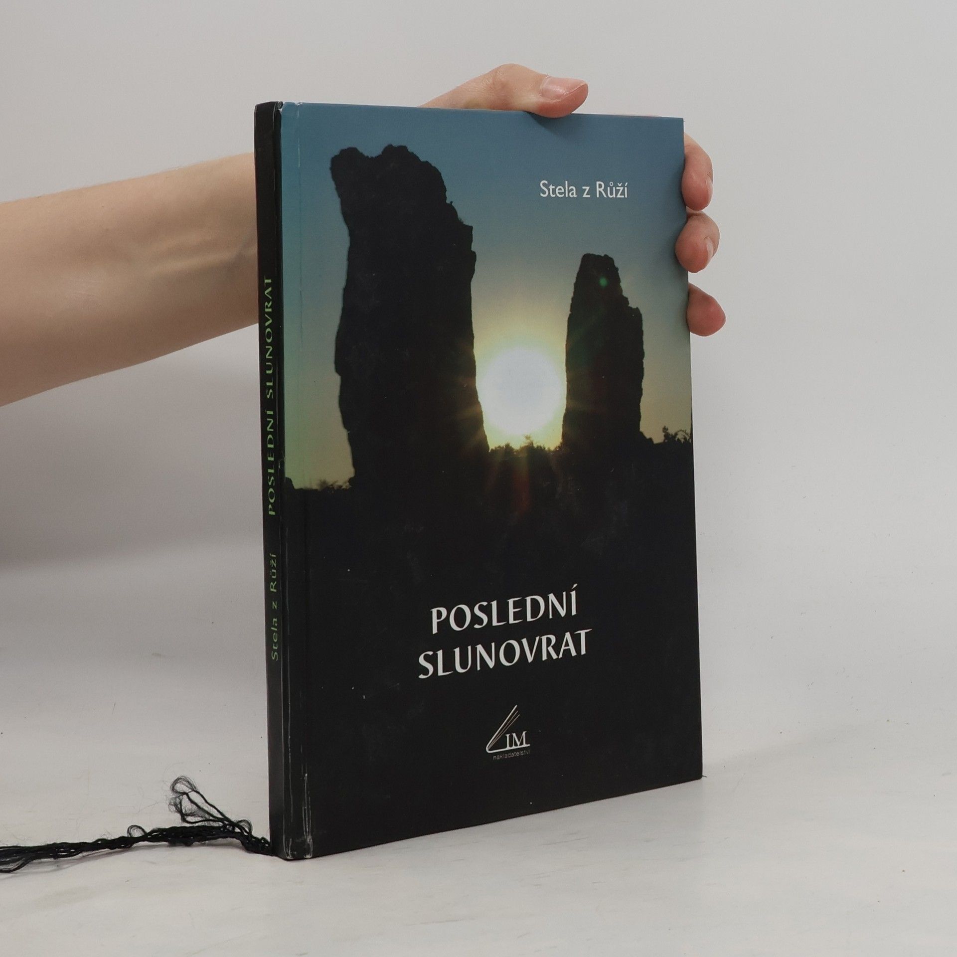 Stela z Růží Poslední slunovrat
