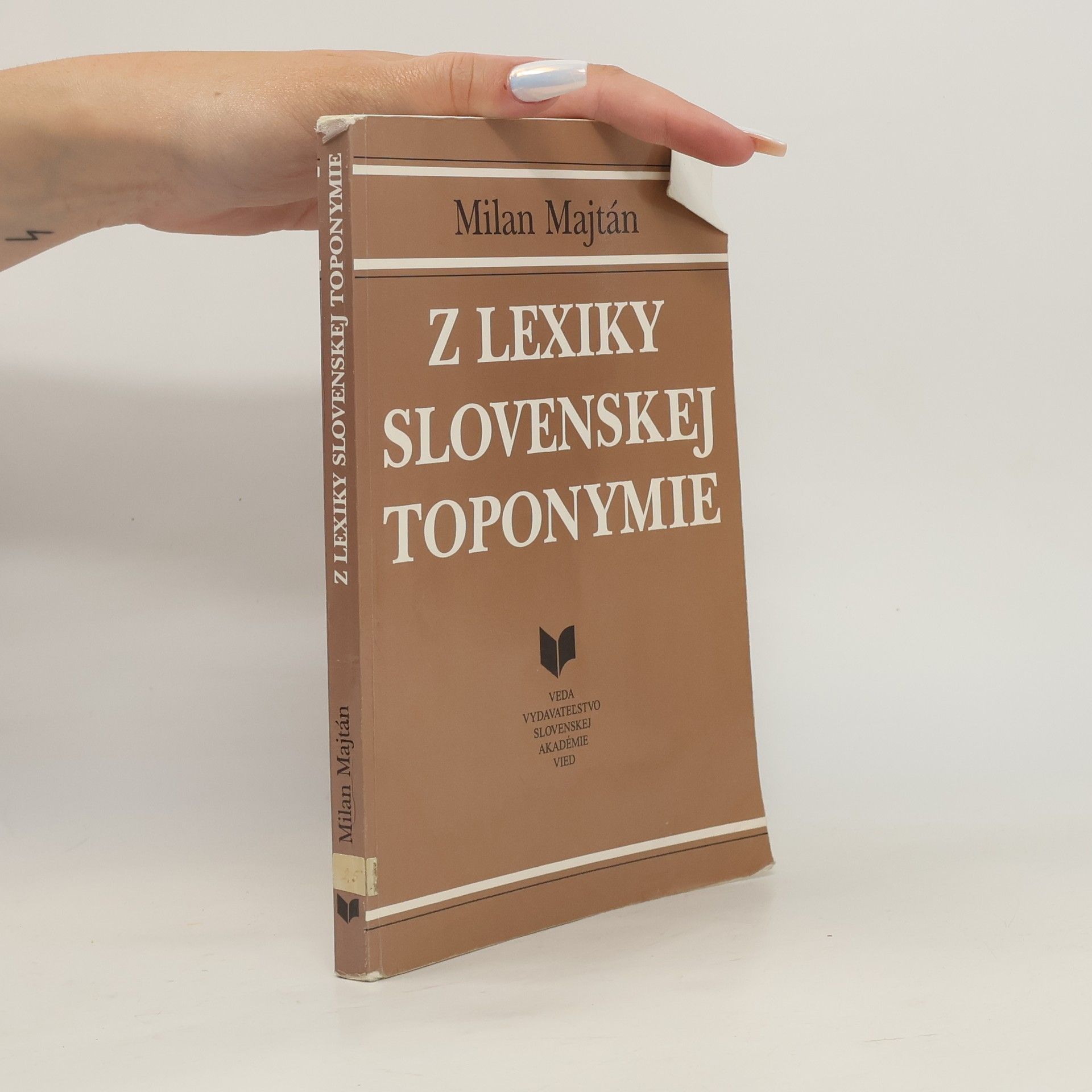 Milan Majtán Z lexiky slovenskej toponymie