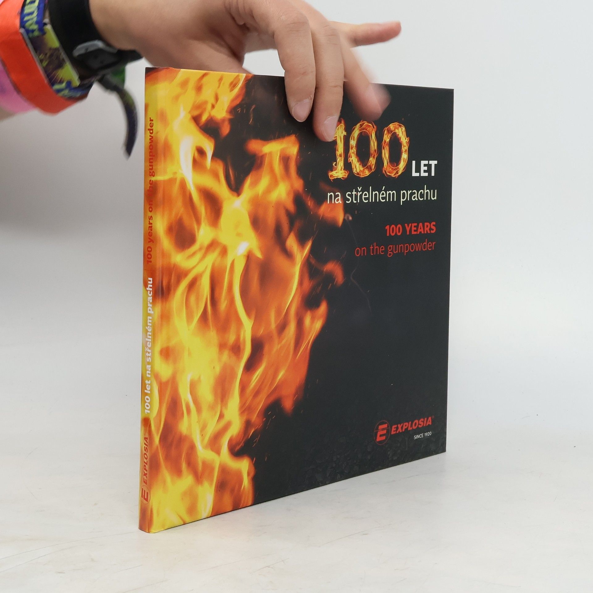 Ivo Varga 100 let na střelném prachu. 100 years on the gunpowder