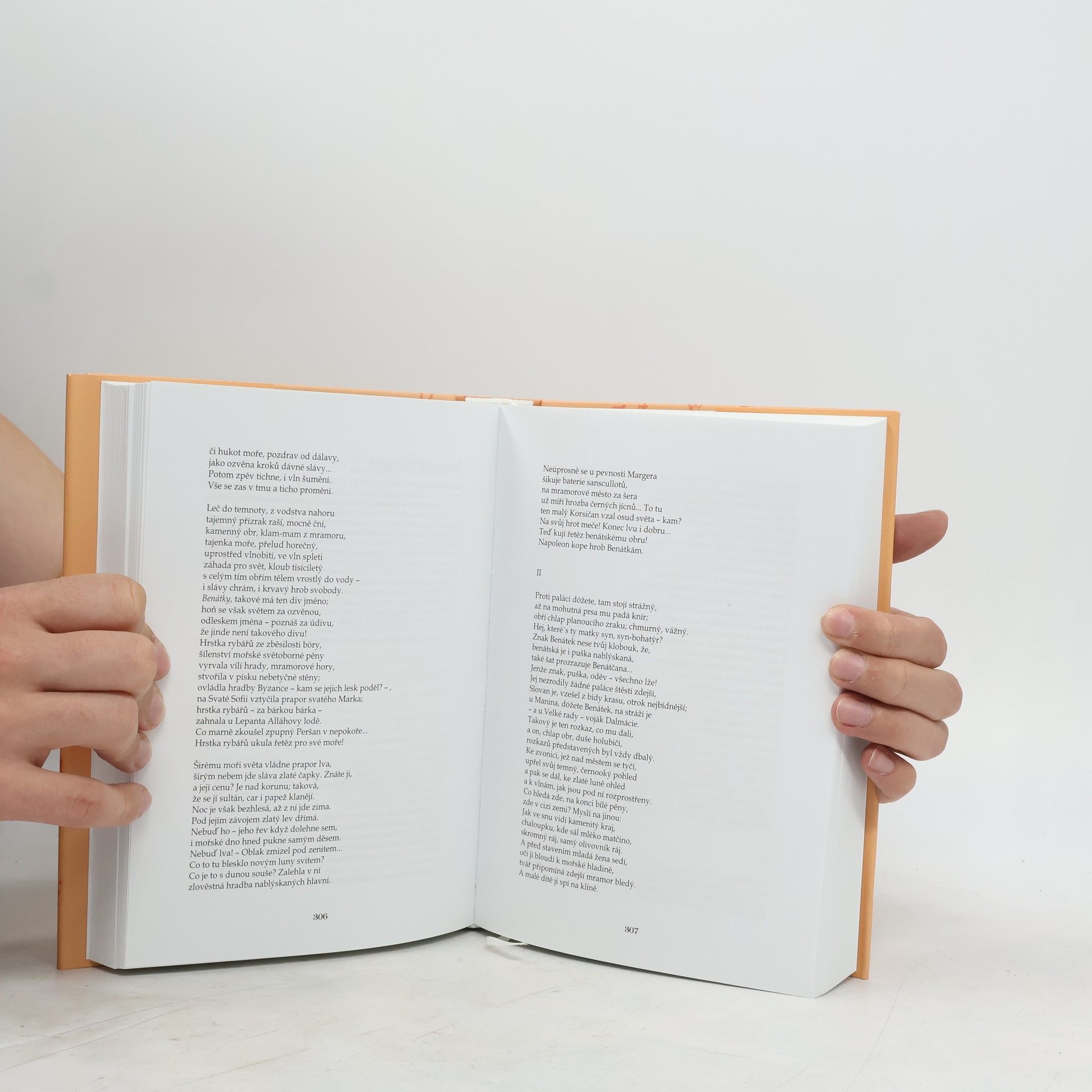 Dušan Karpatský Koráb korálový : tisíc let charvátské poezie v díle stovky básníků