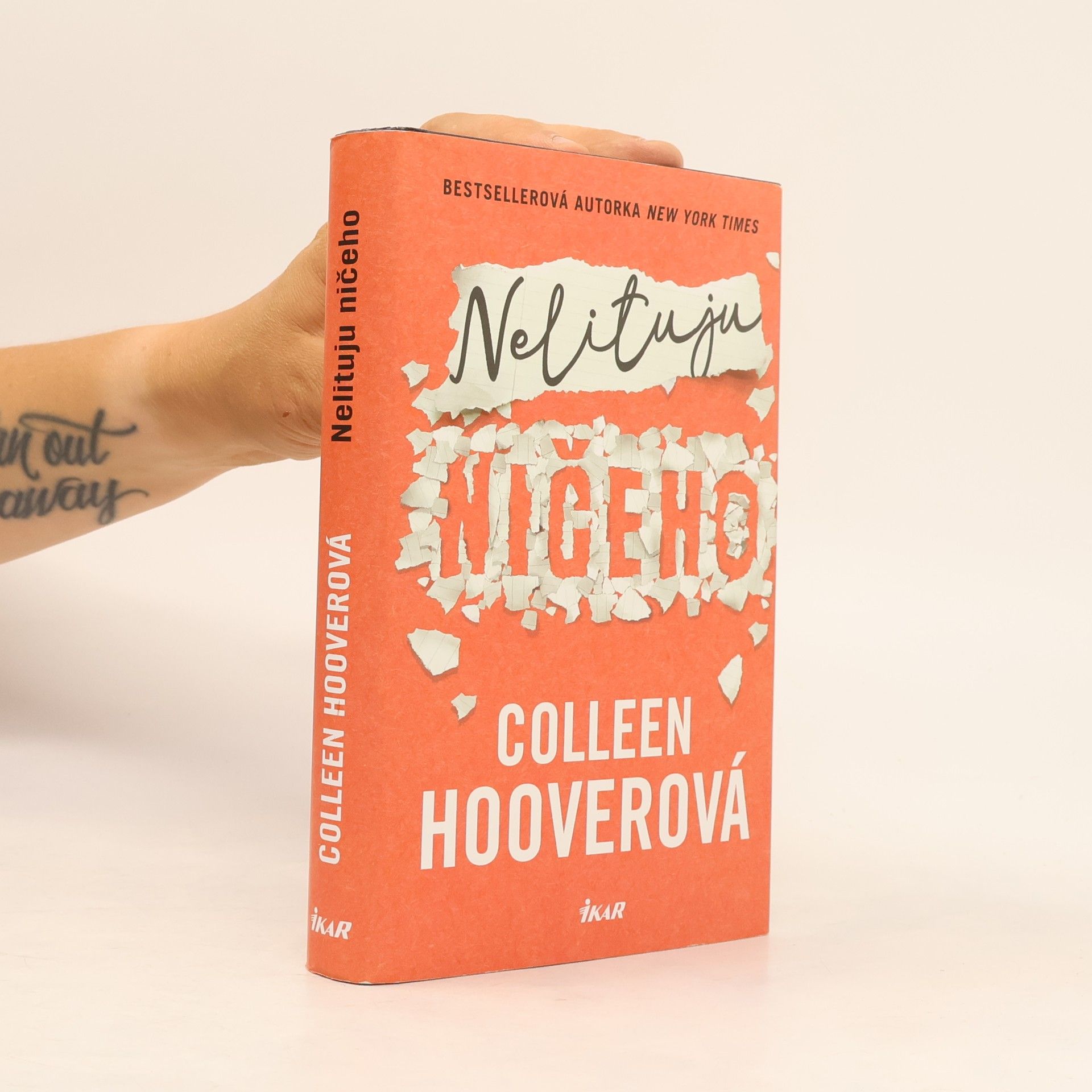 Colleen Hoover Nelituju ničeho