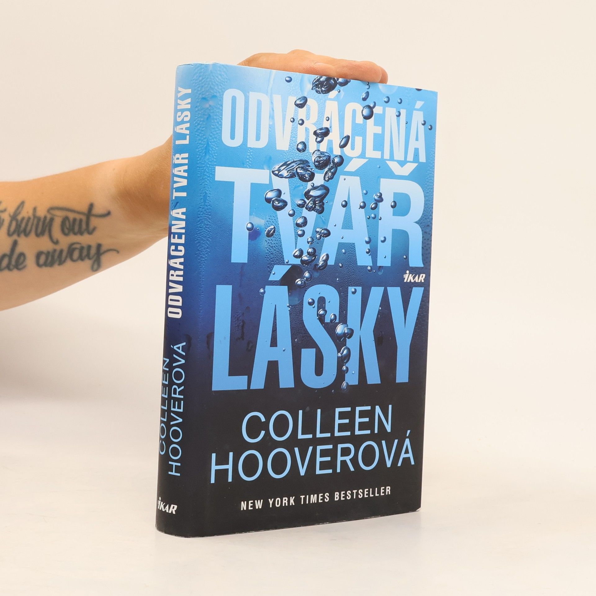 Colleen Hoover Odvrácená tvář lásky