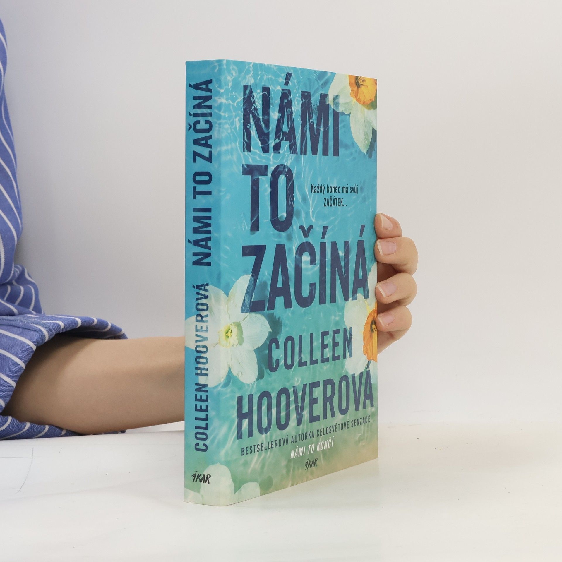 Colleen Hoover Námi to začíná