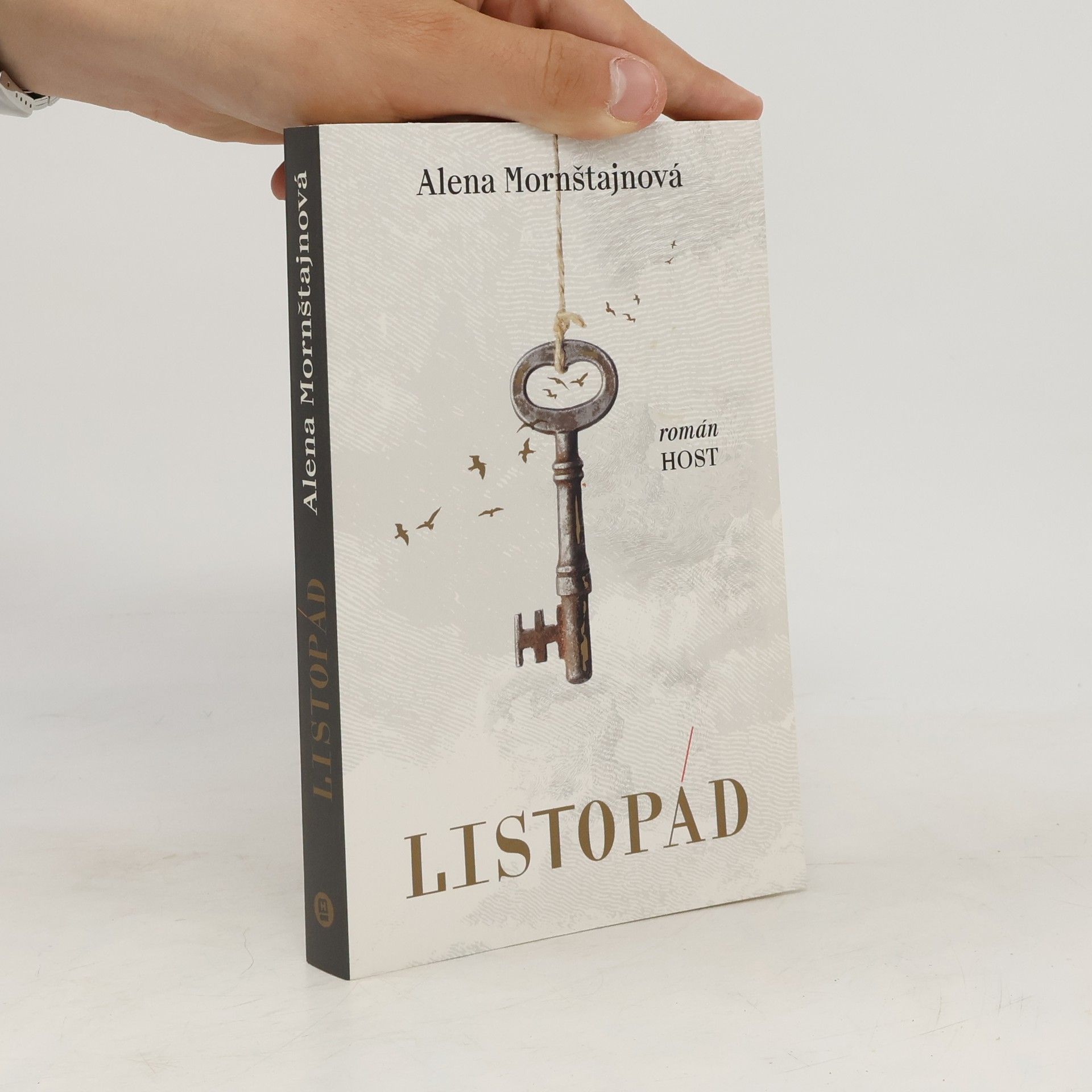 Alena Mornštajnová Listopád