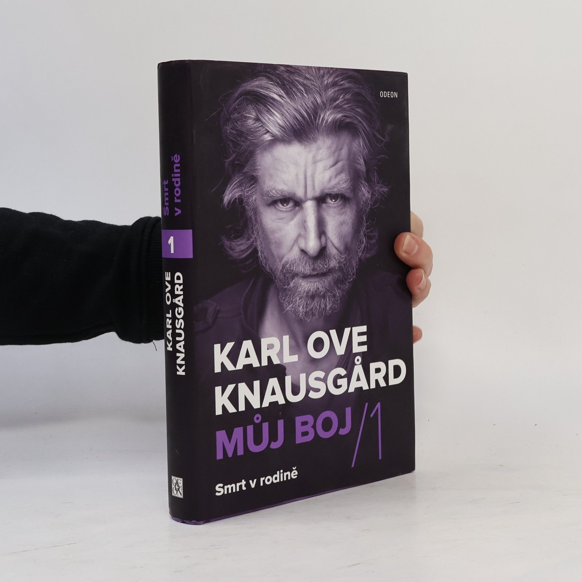 Karl Ove Knausgaard Můj boj. 1, Smrt v rodině