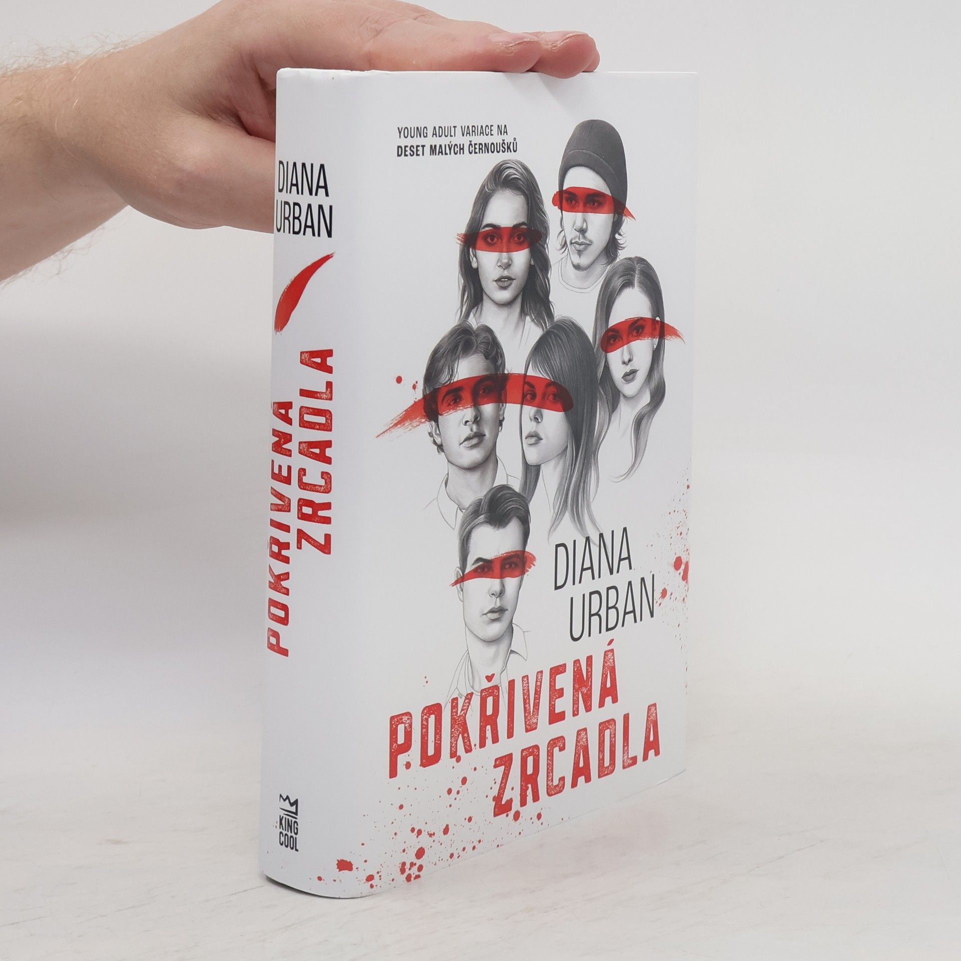Diana Urban Pokřivená zrcadla