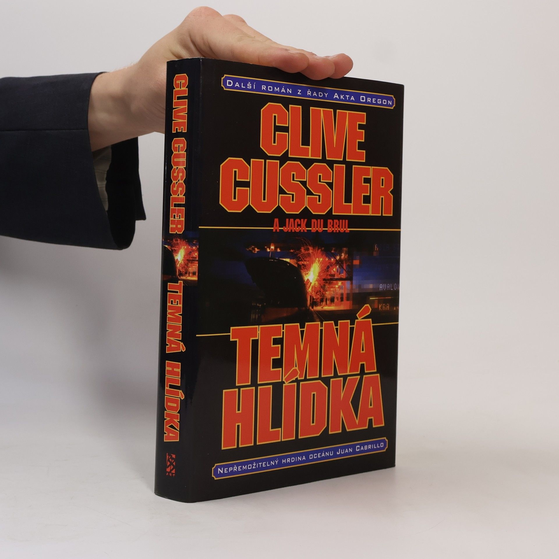Clive Cussler Temná hlídka: Třetí román ze série Akta Oregon