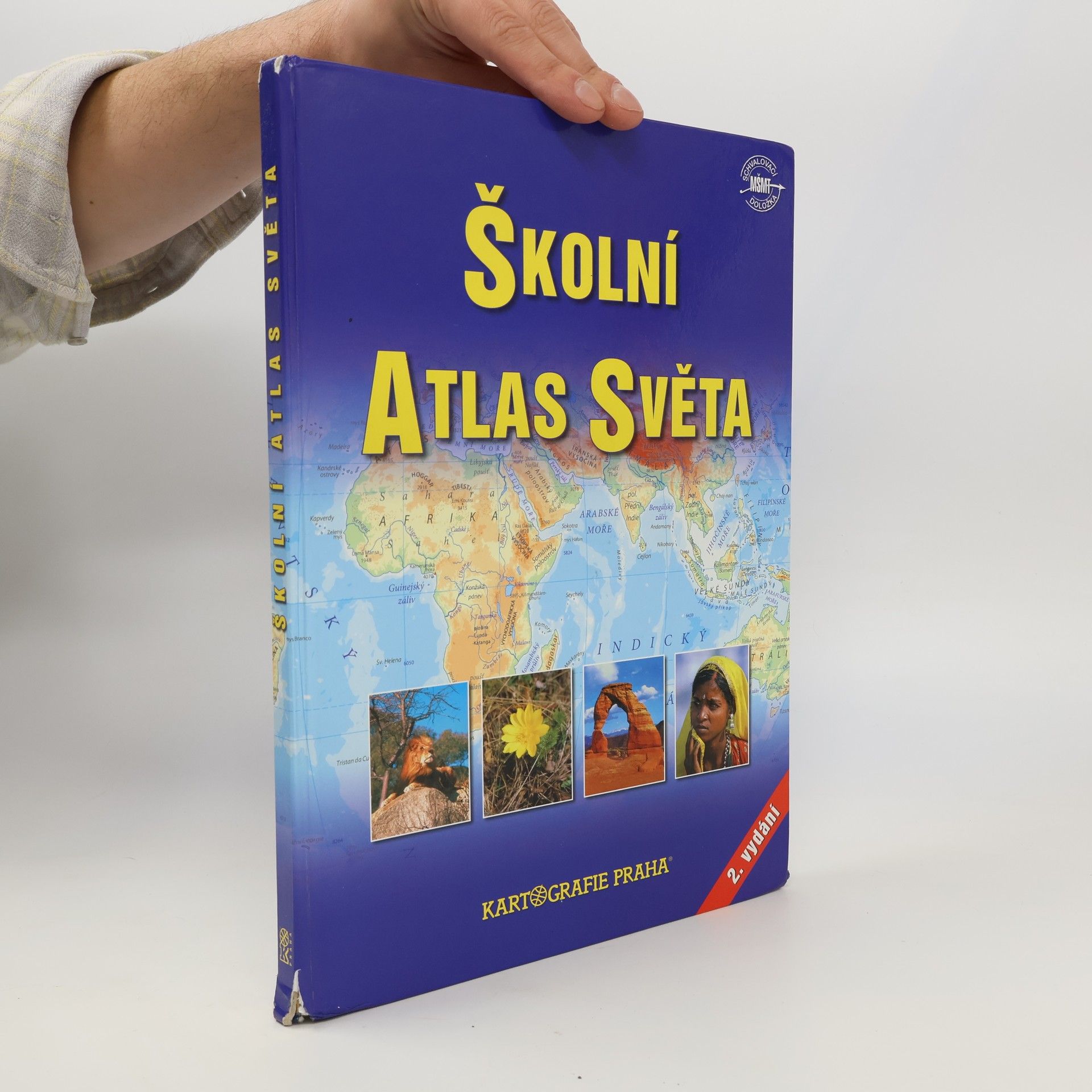 Autores varios Školní atlas světa