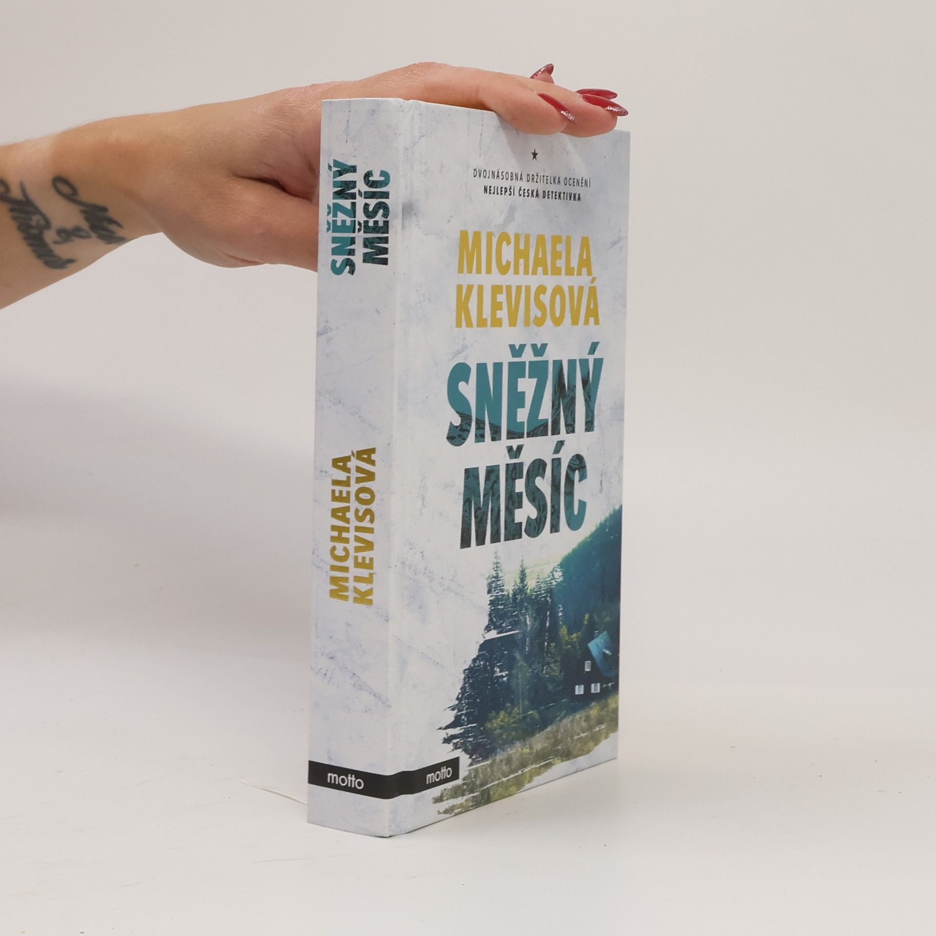 Michaela Klevisová Sněžný měsíc