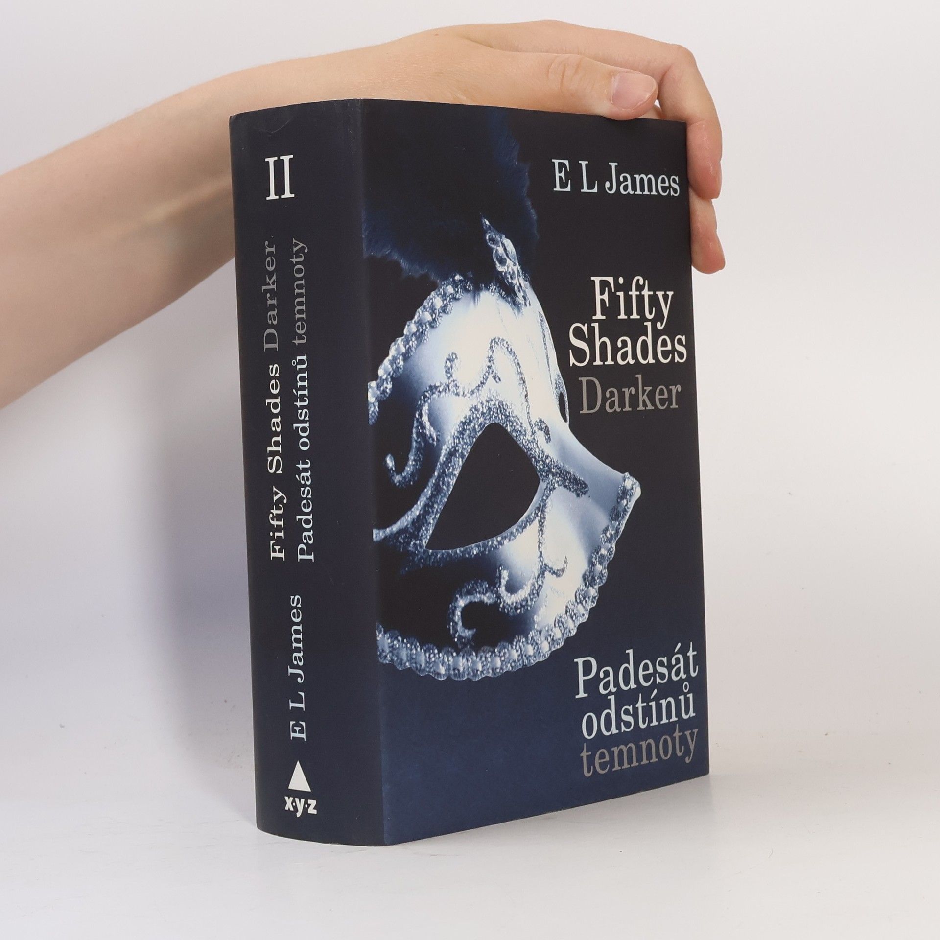 E. L. James Padesát odstínů temnoty