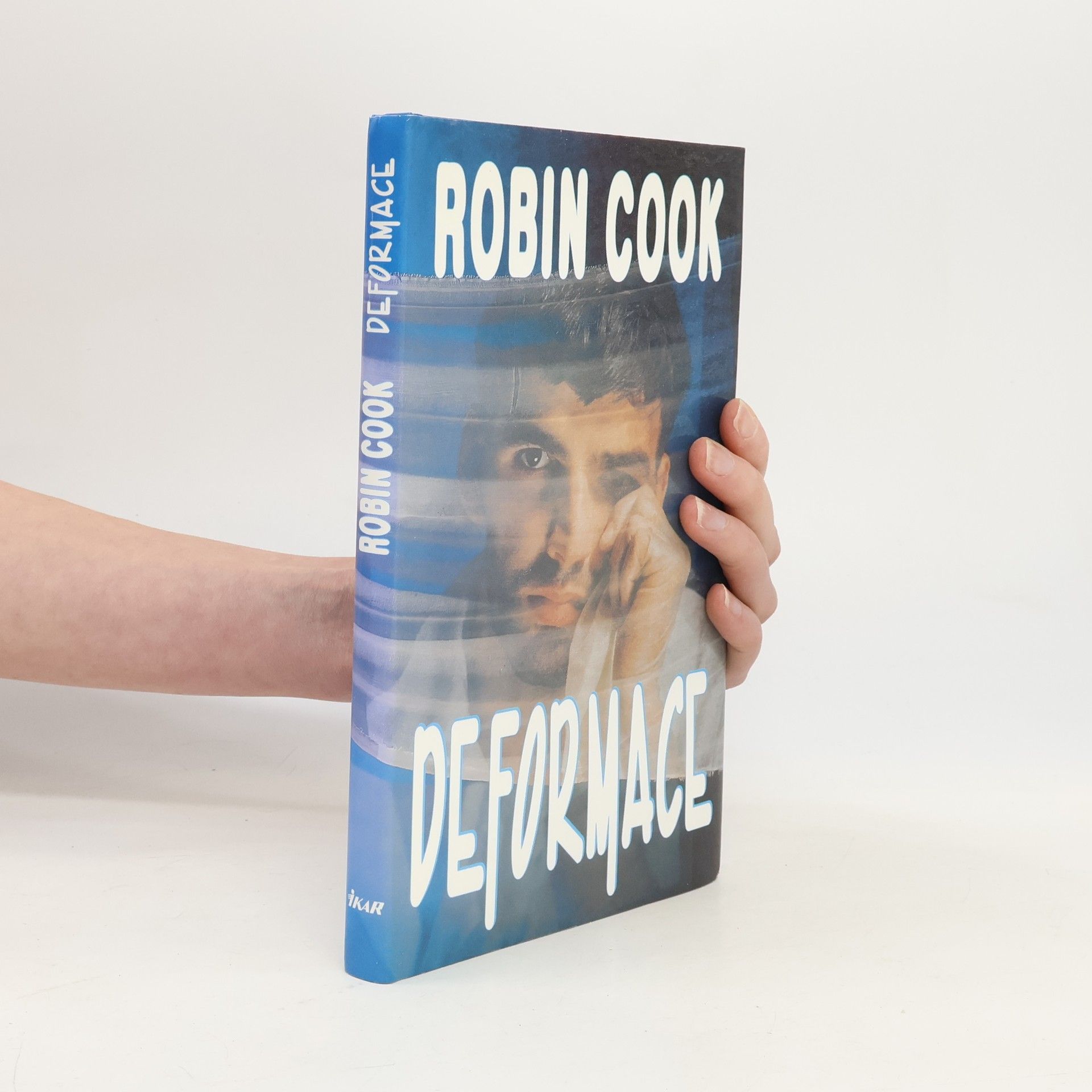 Robin Cook Deformace