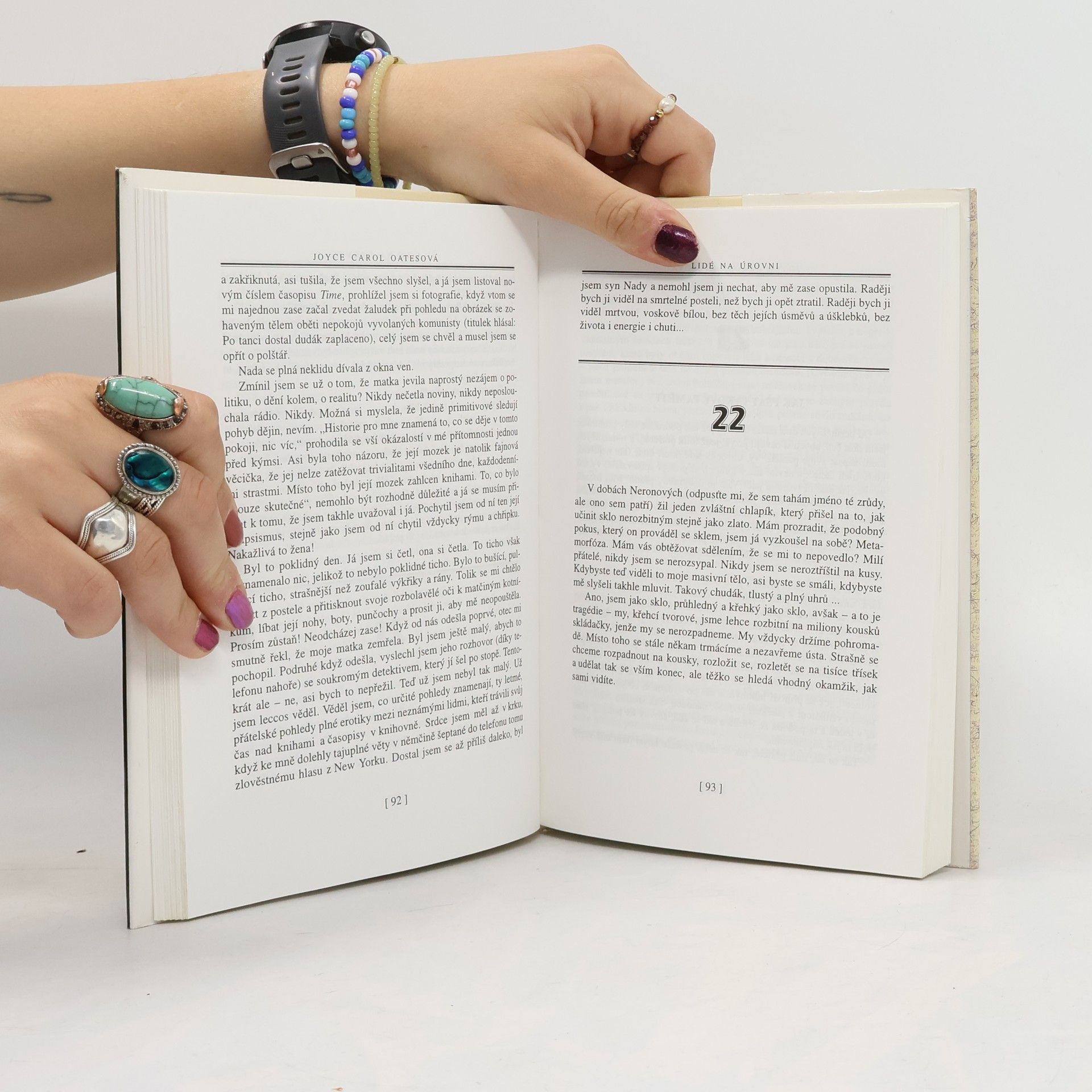 Joyce Carol Oates Lidé na úrovni