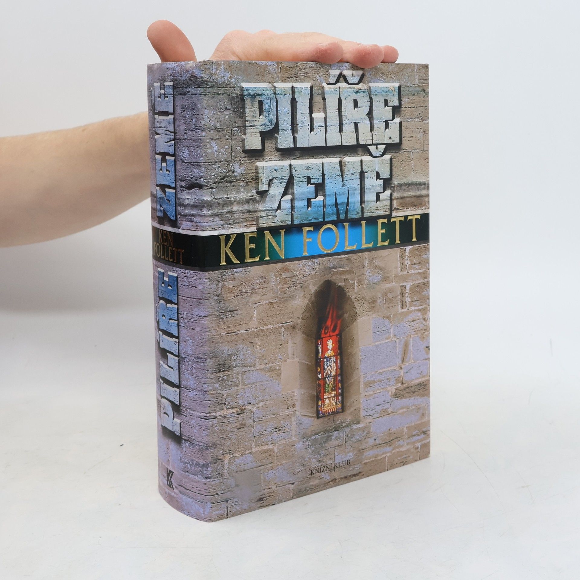 Ken Follett Pilíře země