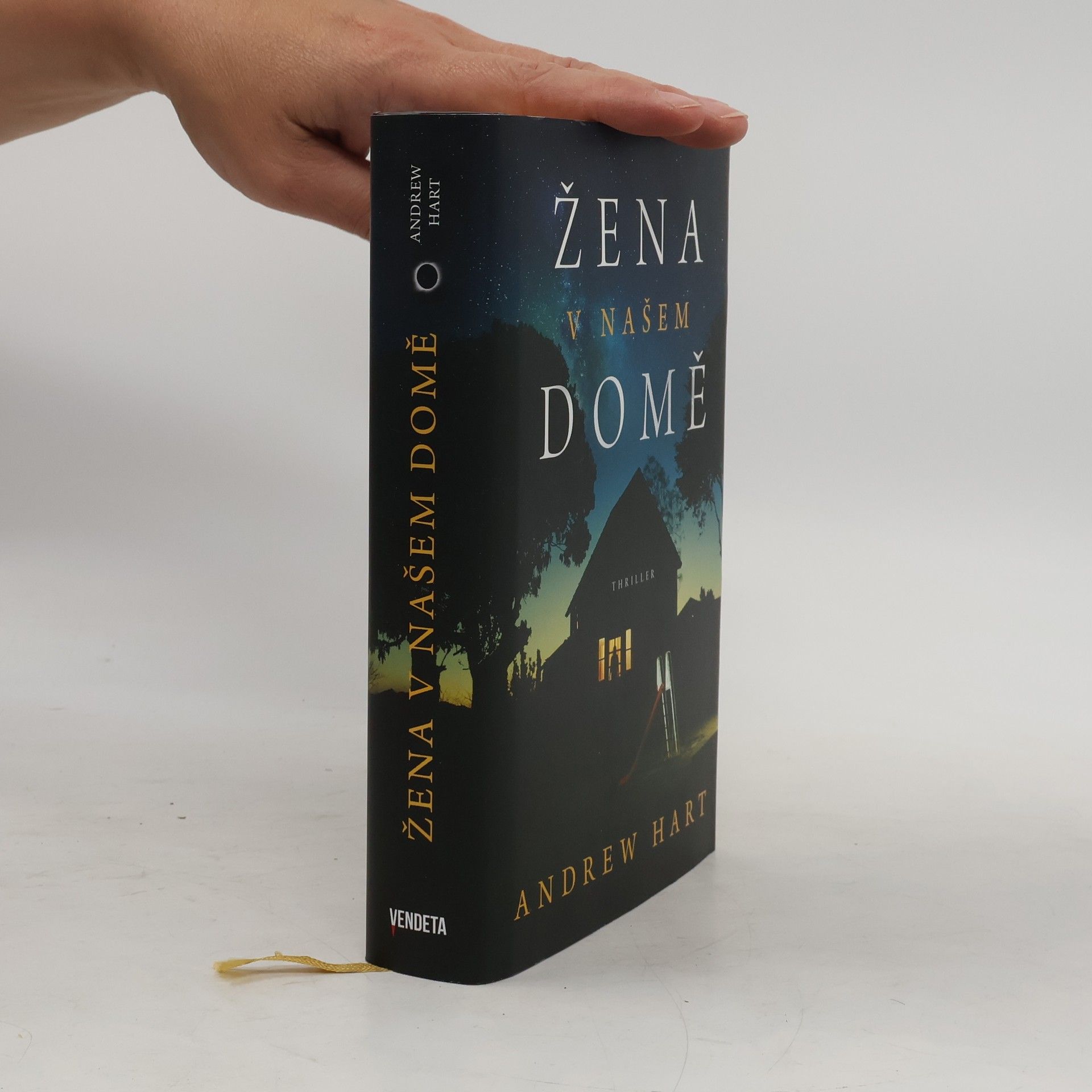 A. J. Hartley Žena v našem domě